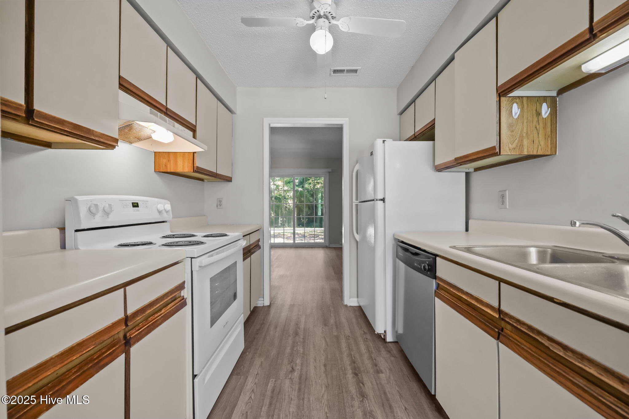 1947 Rolling Ridge Drive