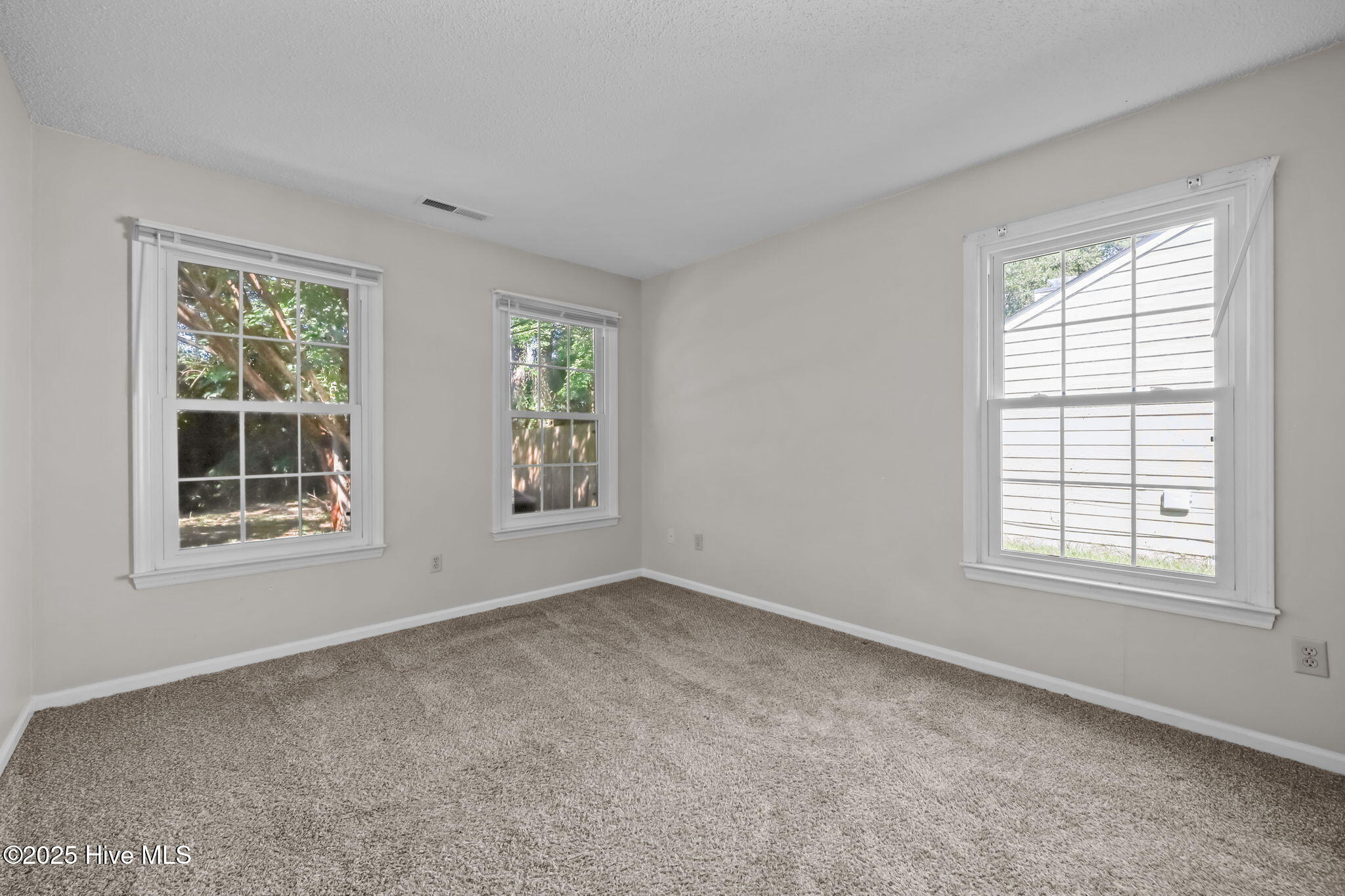 1947 Rolling Ridge Drive