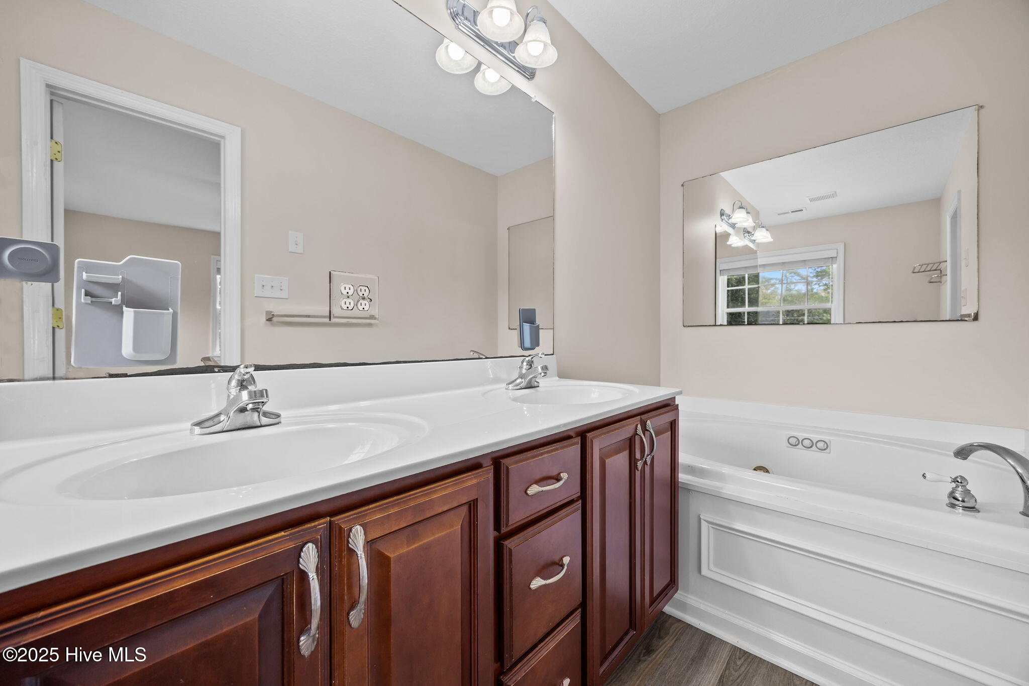 2230 Greenwood Court