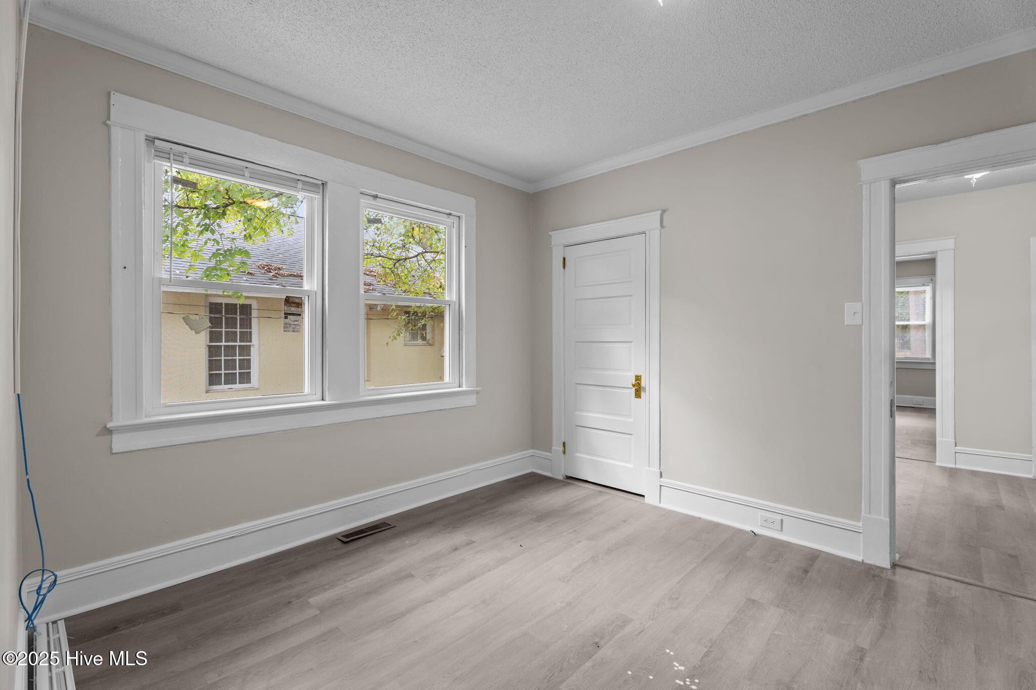 102 S Pineview Avenue