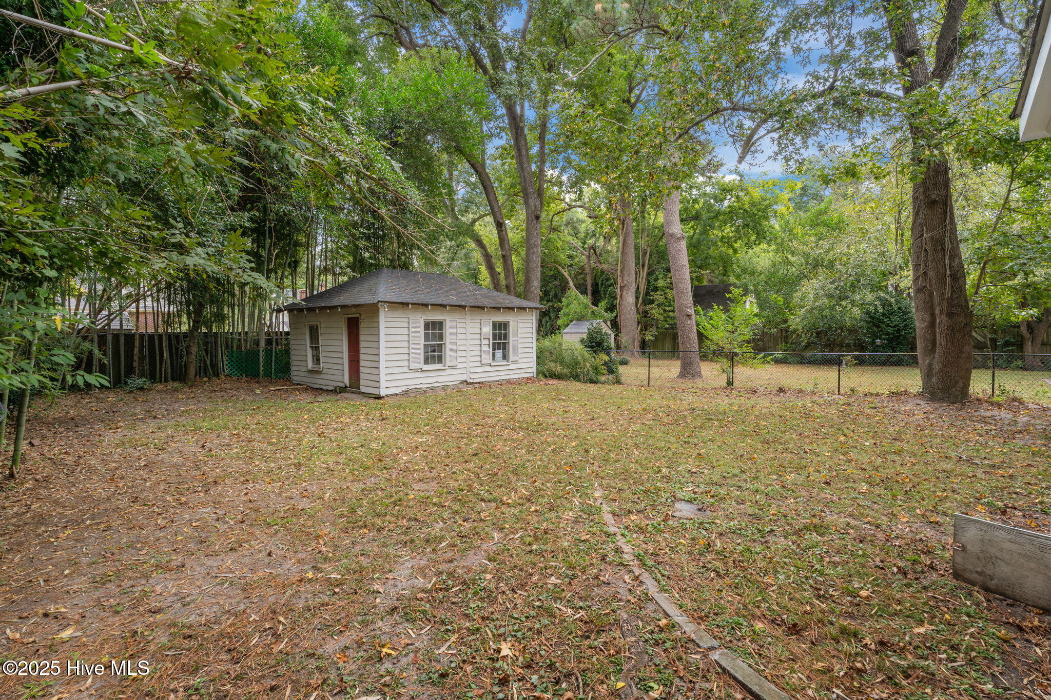 102 S Pineview Avenue