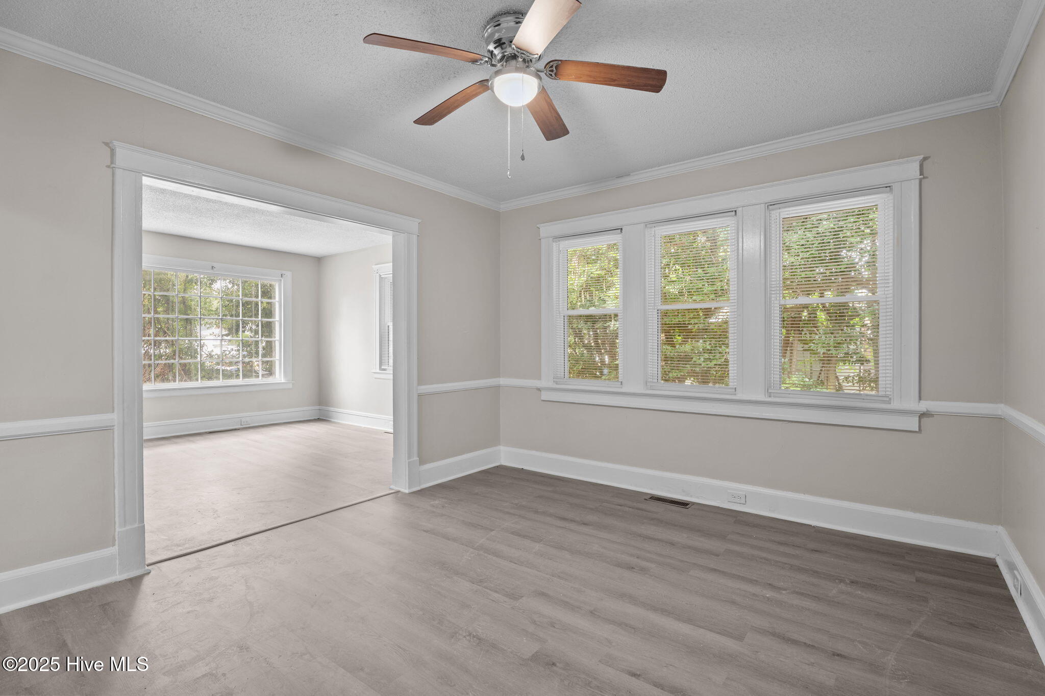 102 S Pineview Avenue