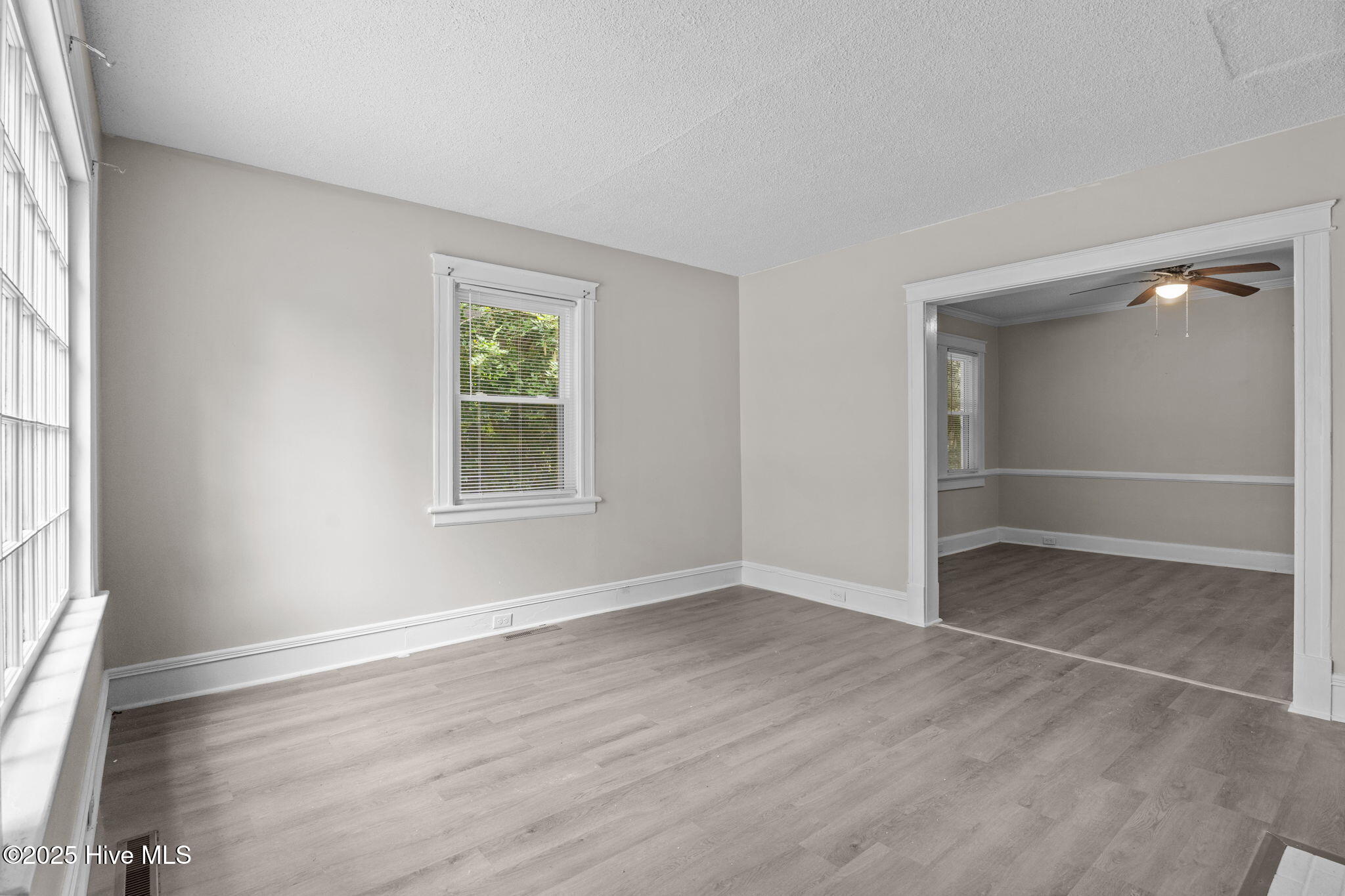 102 S Pineview Avenue