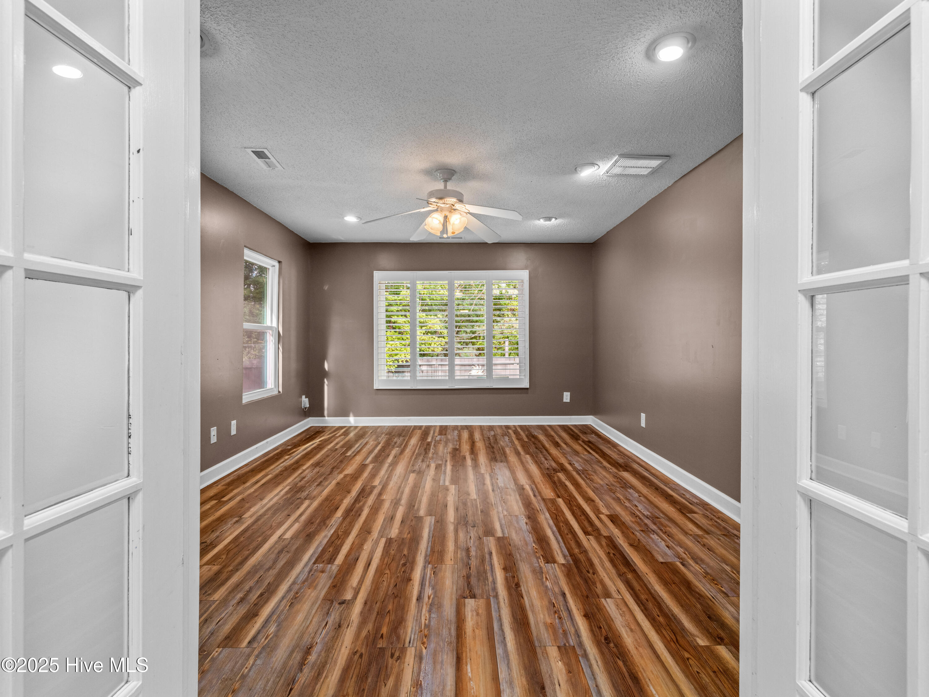 102 W Cameron Court, Jacksonville