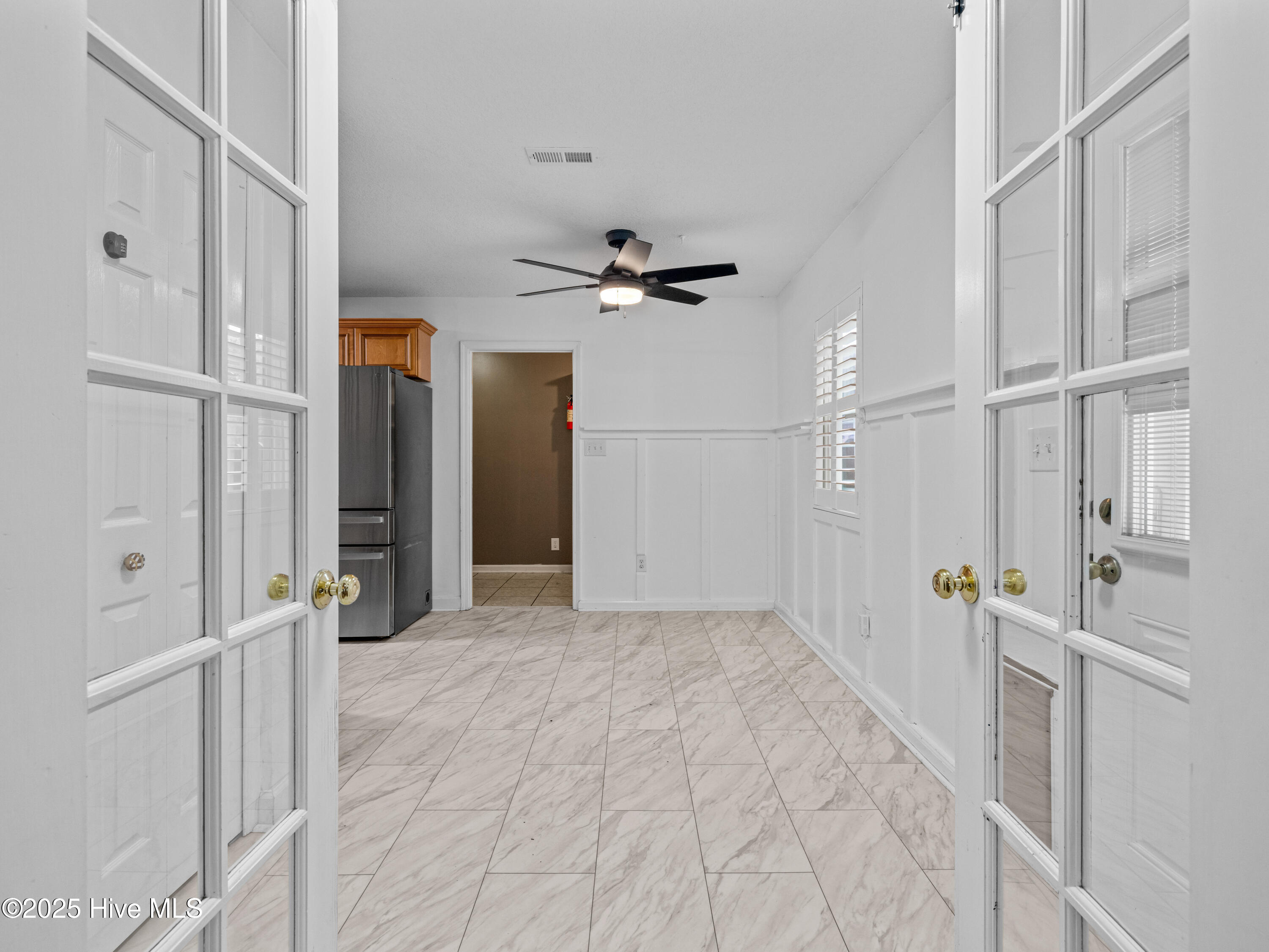 102 W Cameron Court, Jacksonville