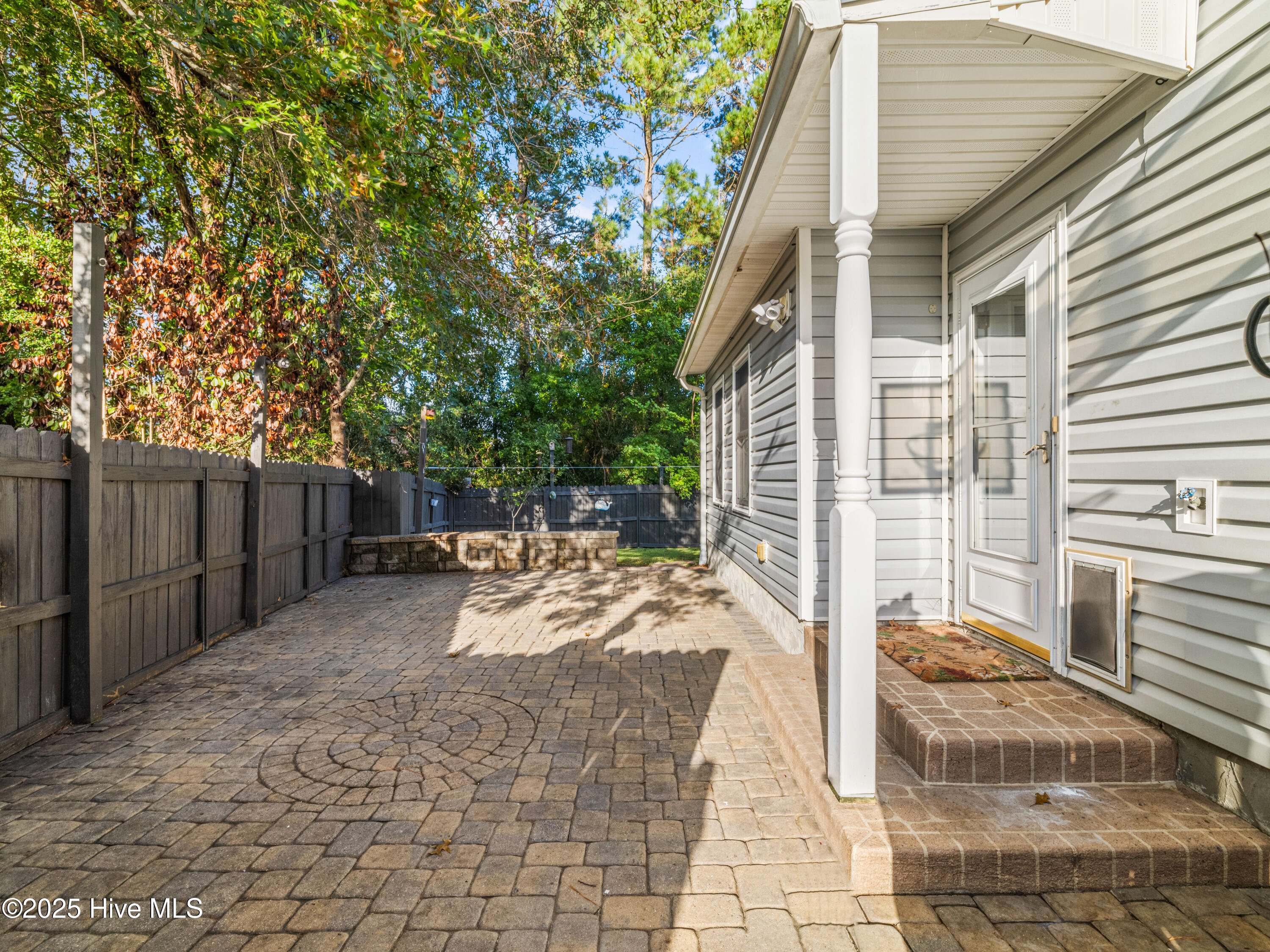 102 W Cameron Court, Jacksonville