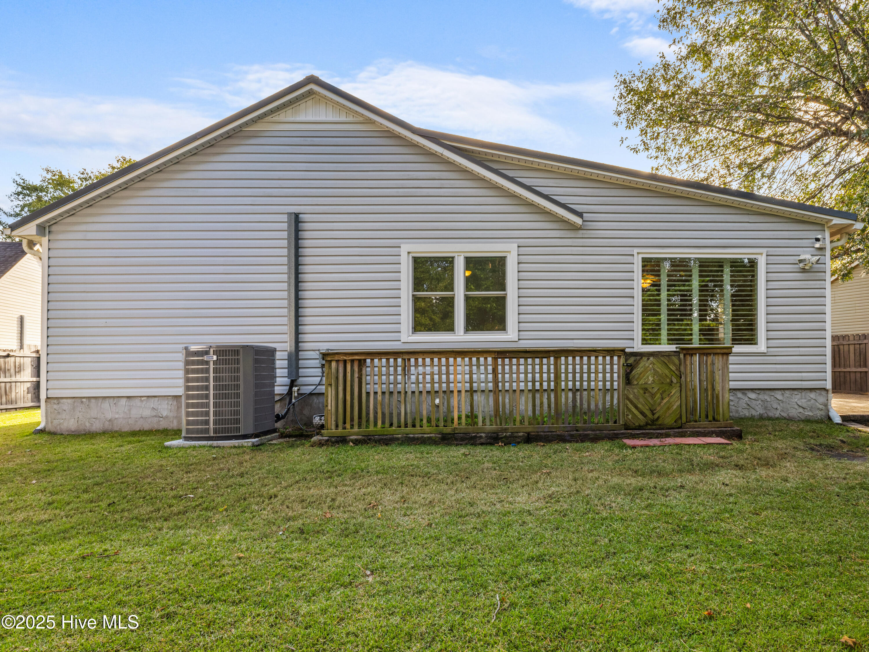 102 W Cameron Court, Jacksonville