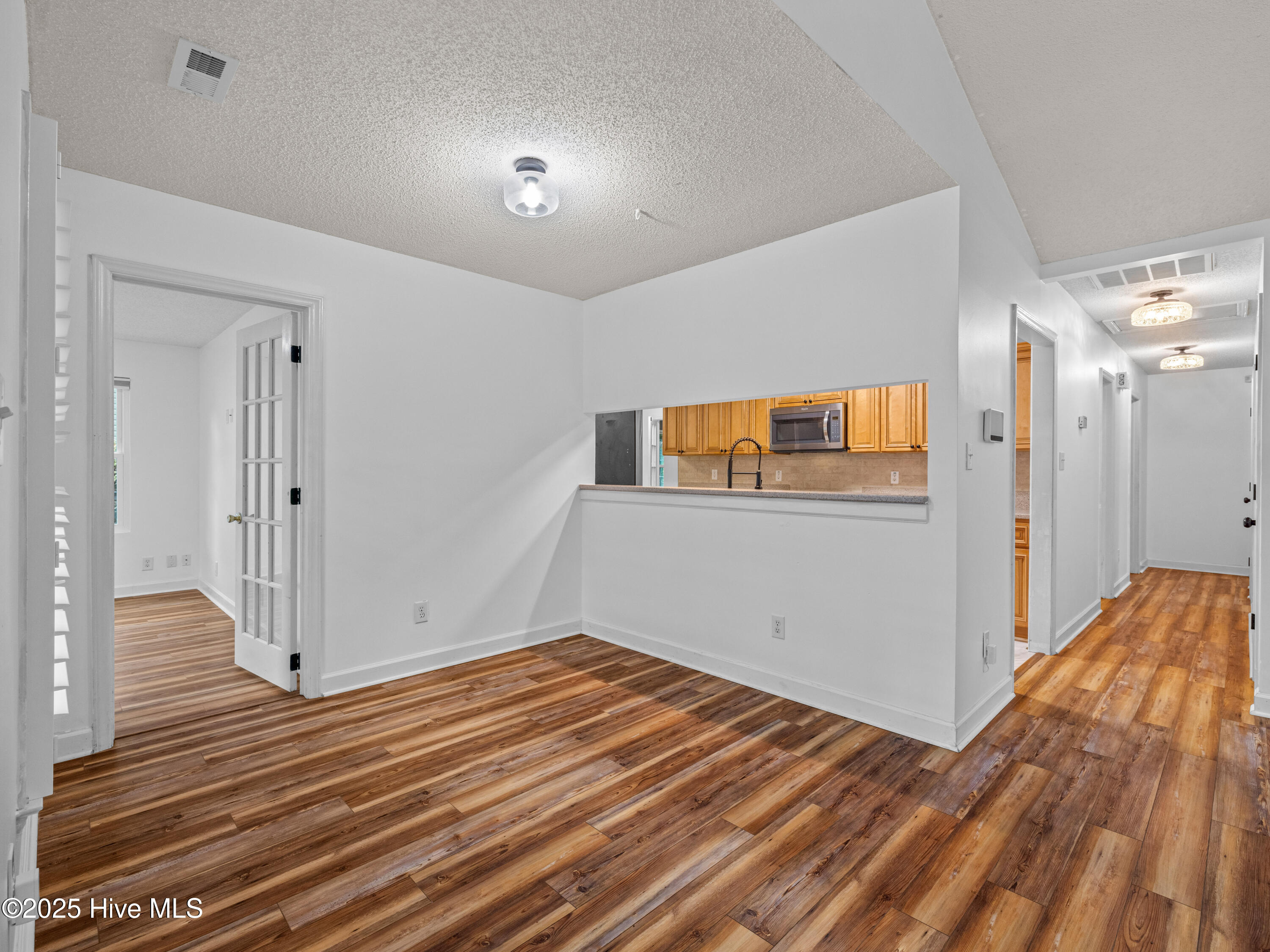 102 W Cameron Court, Jacksonville