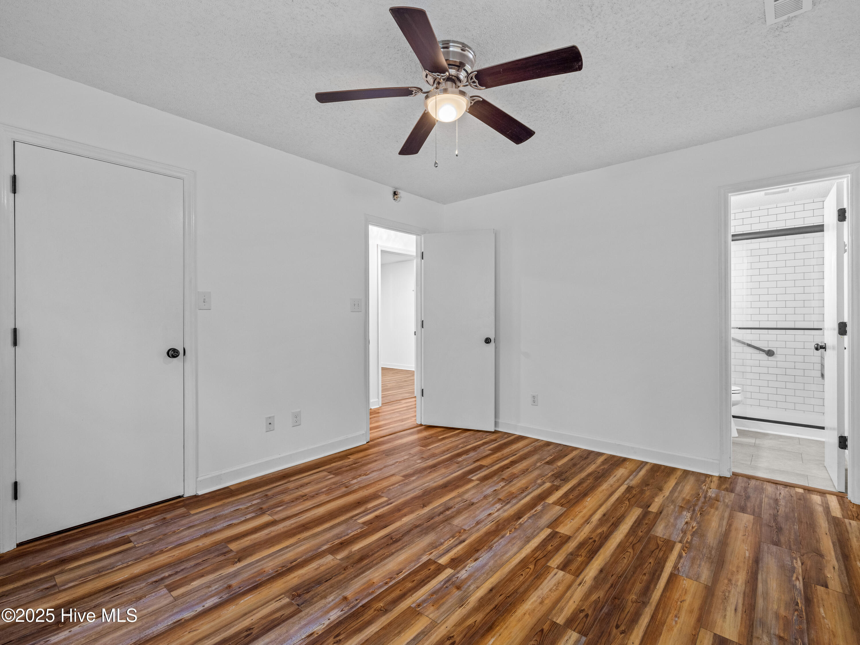 102 W Cameron Court, Jacksonville