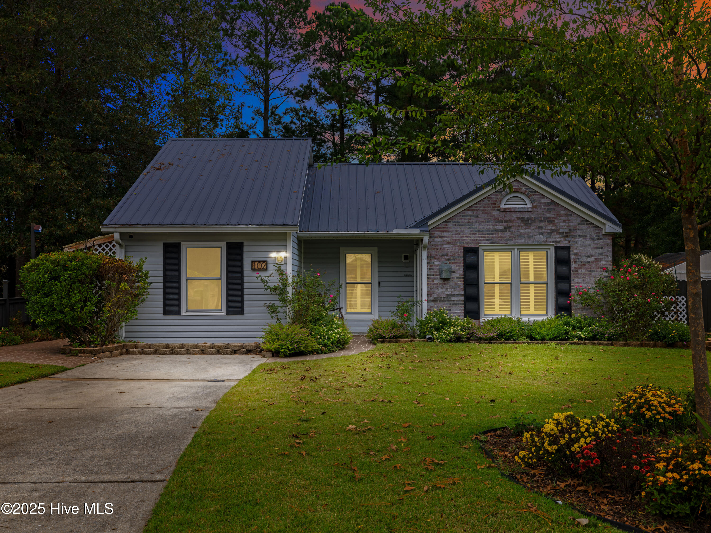 102 W Cameron Court, Jacksonville