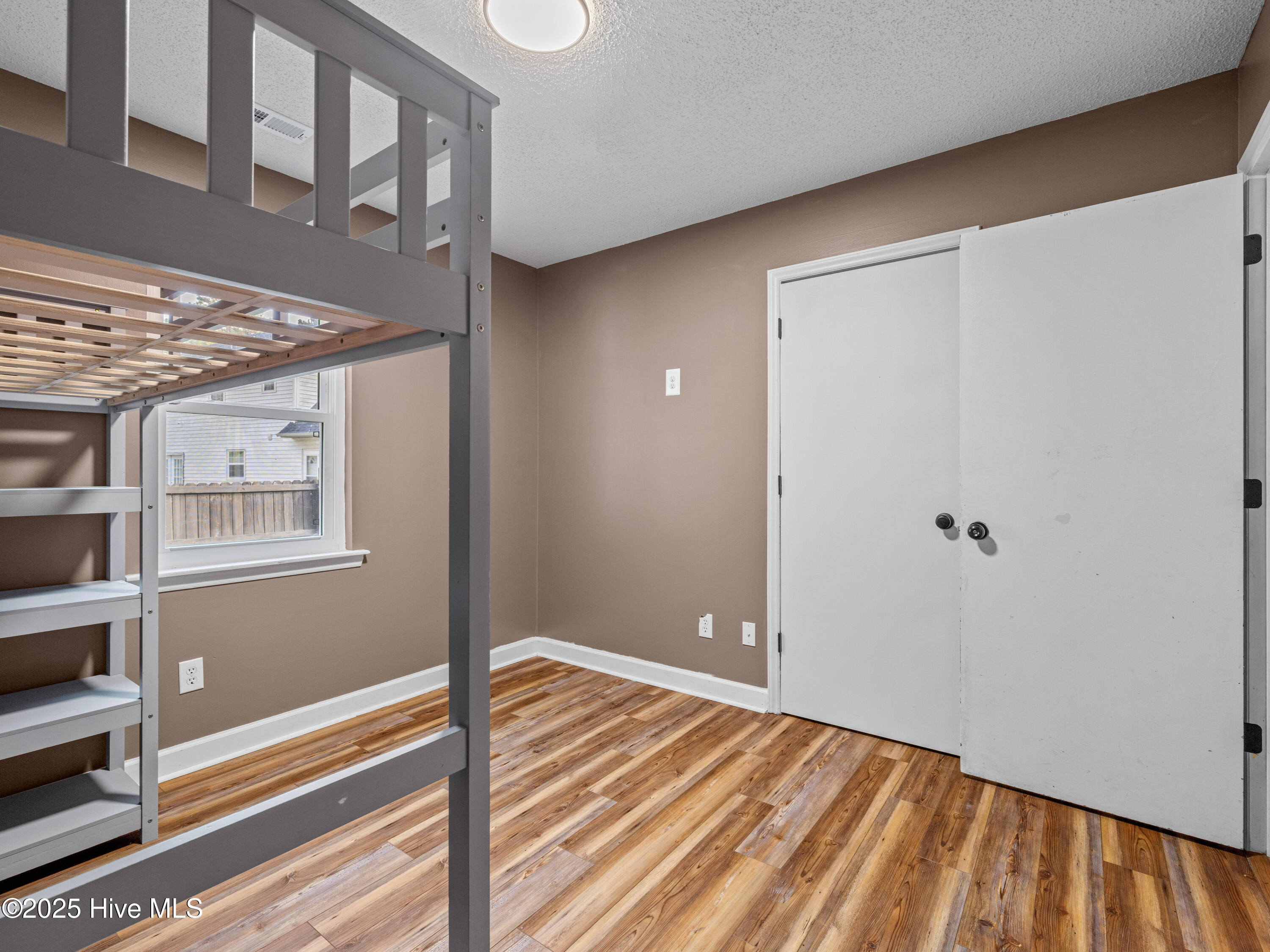 102 W Cameron Court, Jacksonville