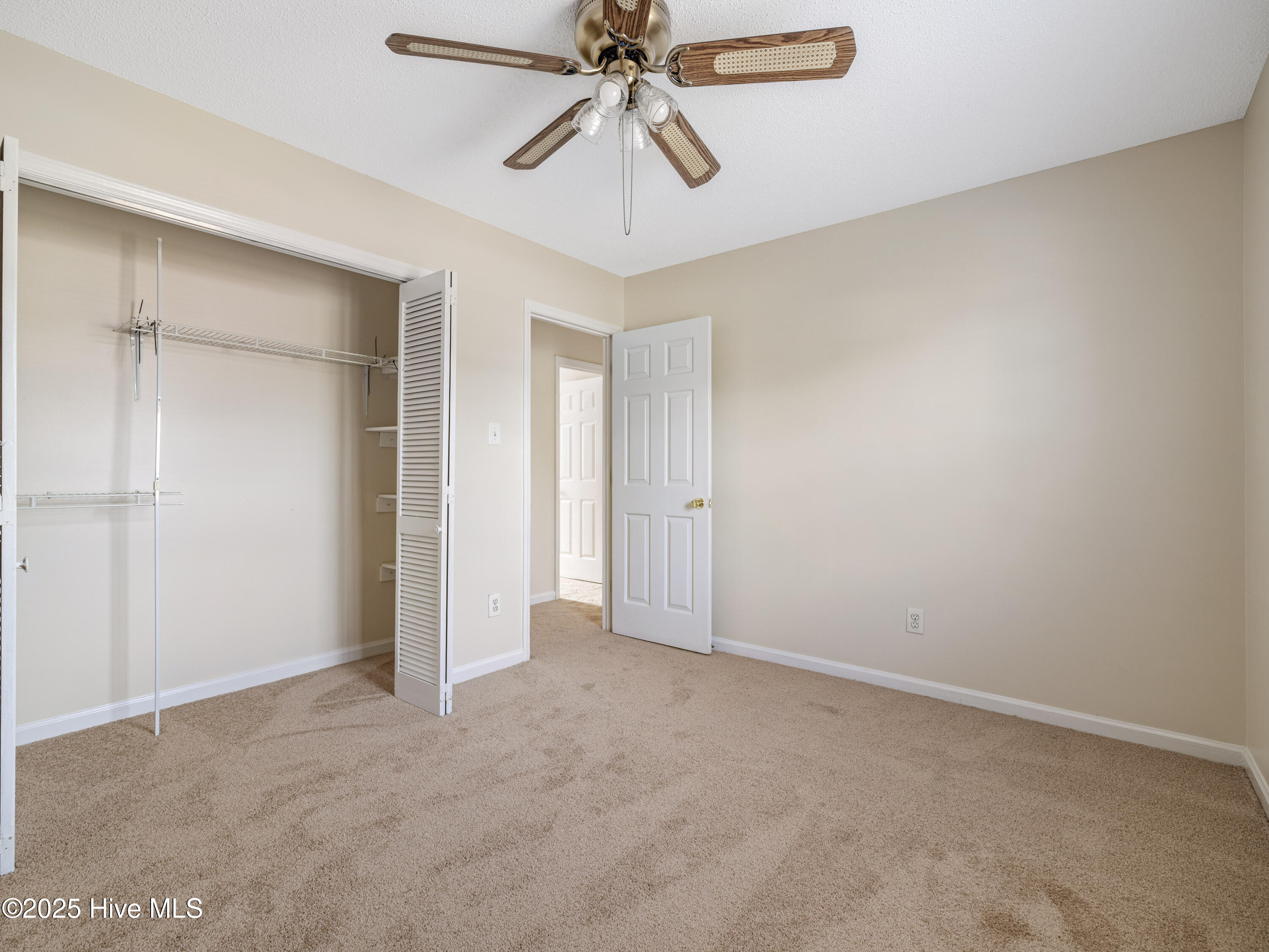 202 Dayrell Drive, Hubert