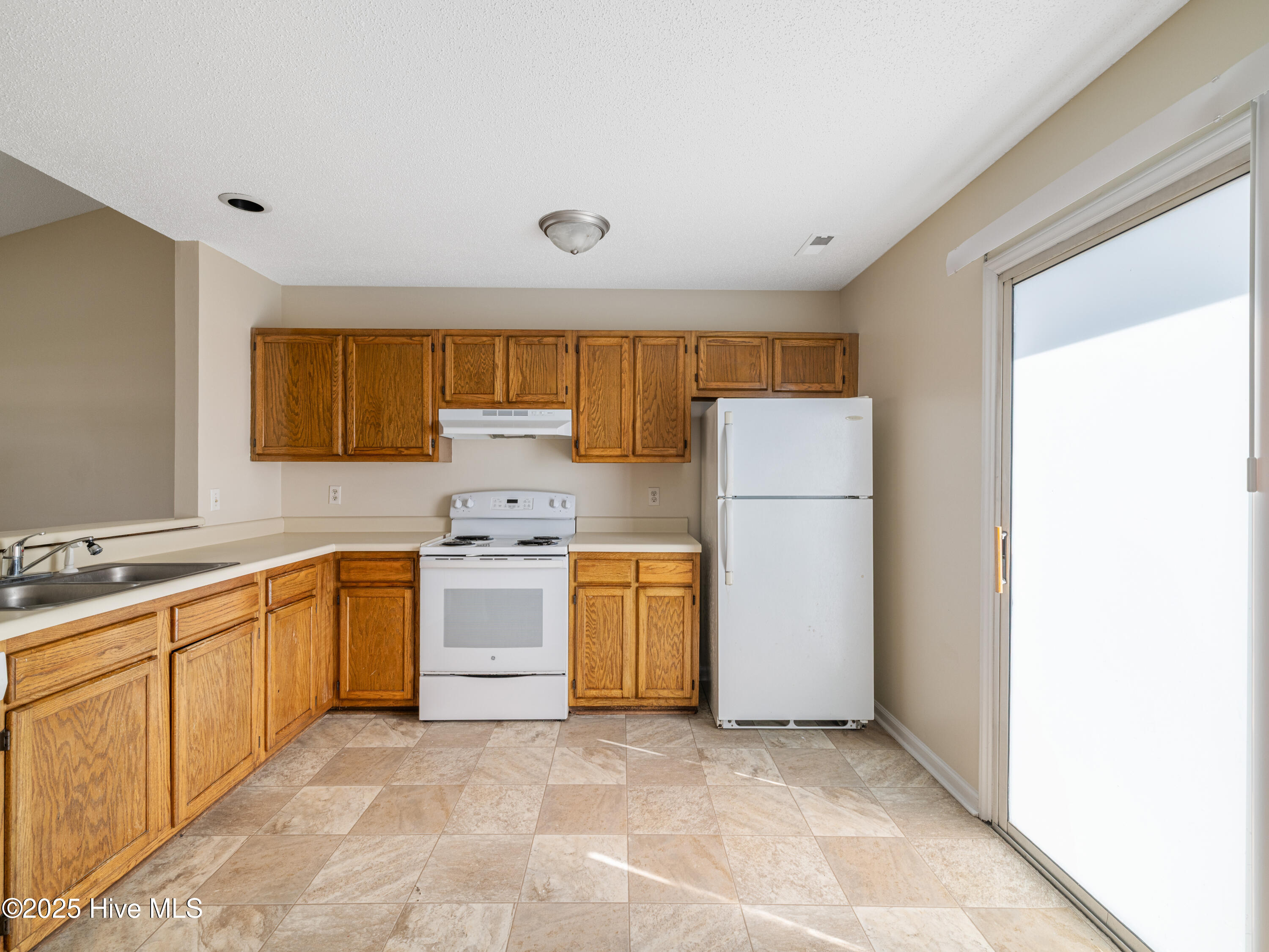 202 Dayrell Drive, Hubert