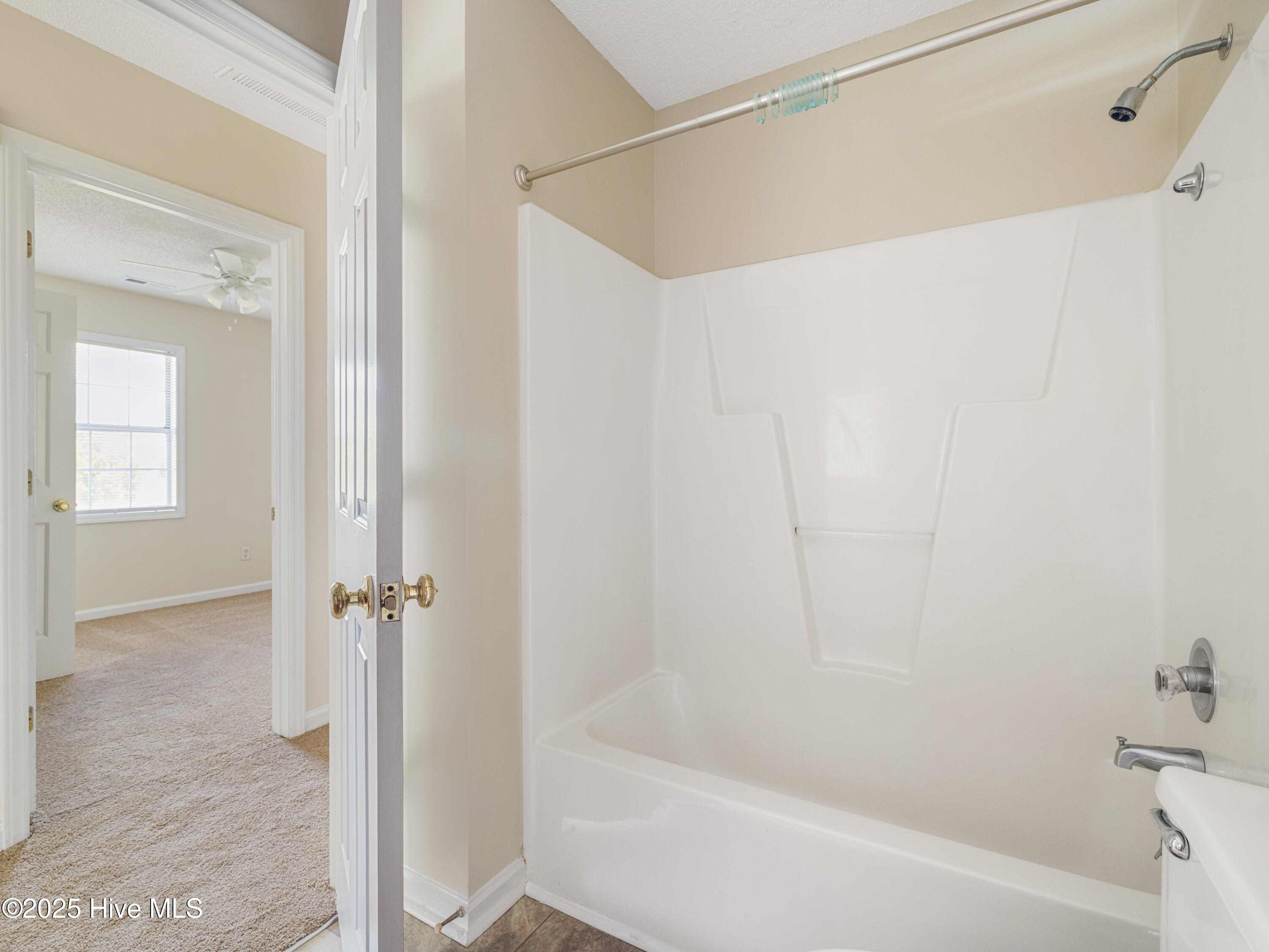 202 Dayrell Drive, Hubert