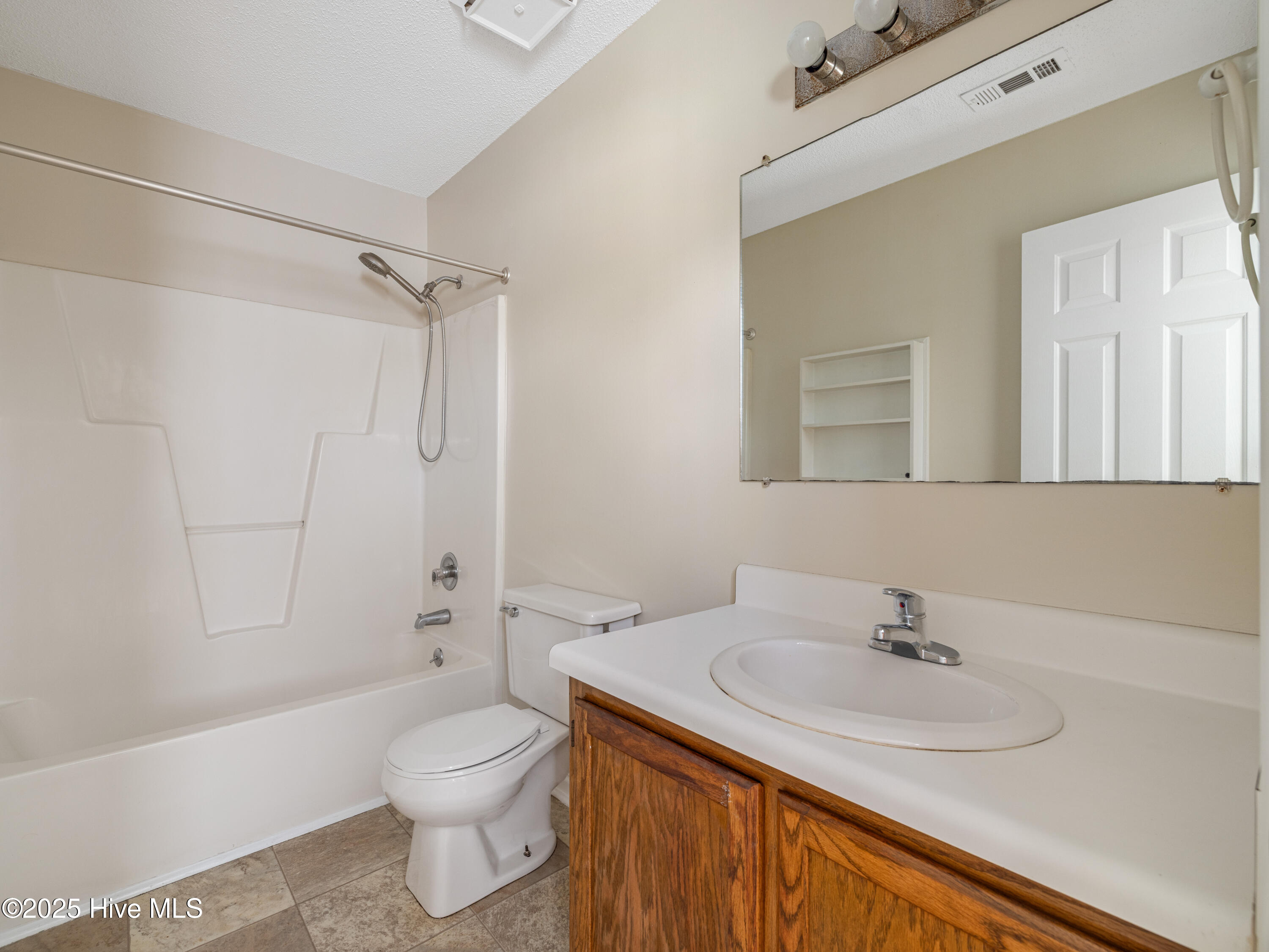 202 Dayrell Drive, Hubert