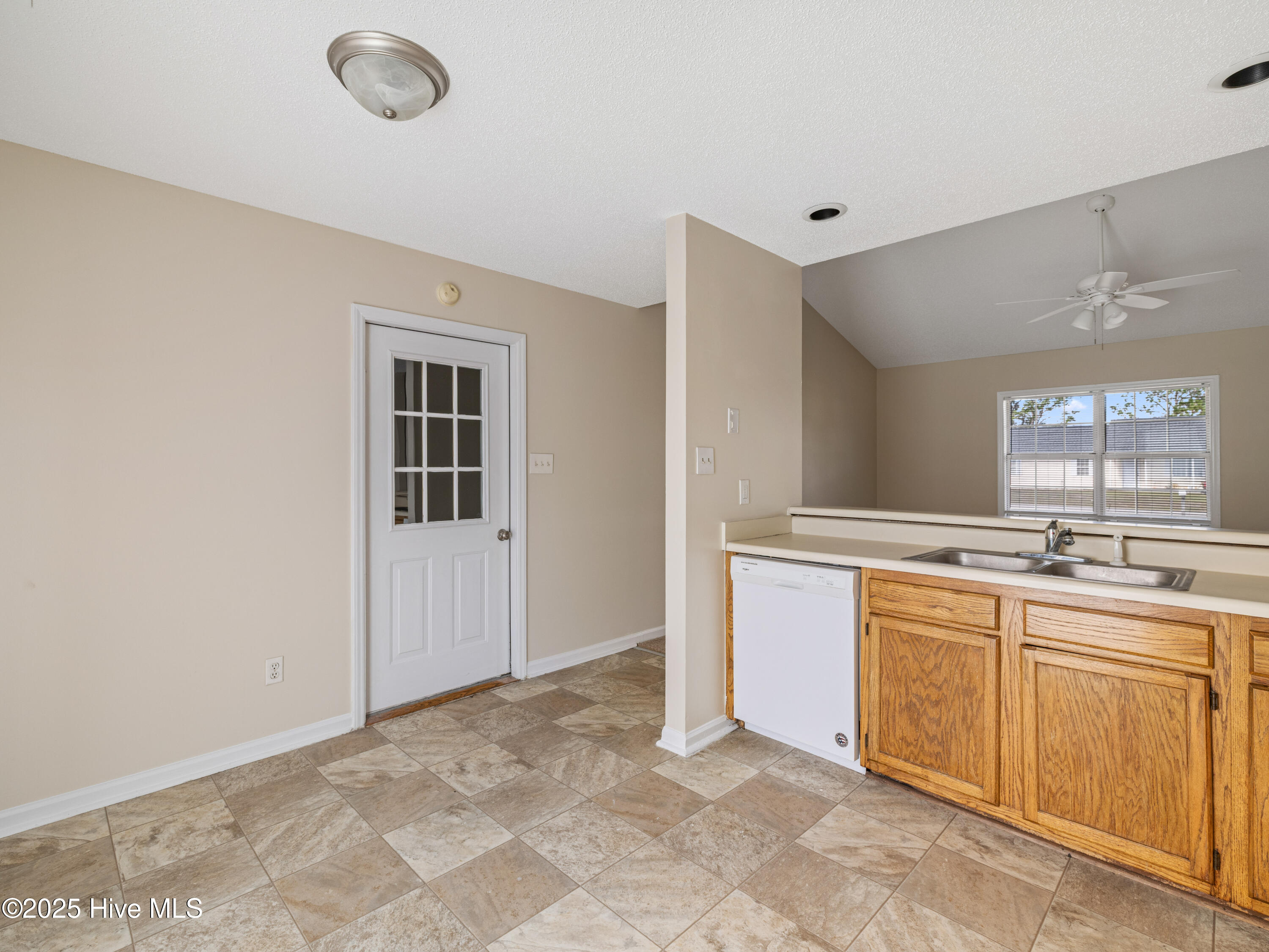 202 Dayrell Drive, Hubert