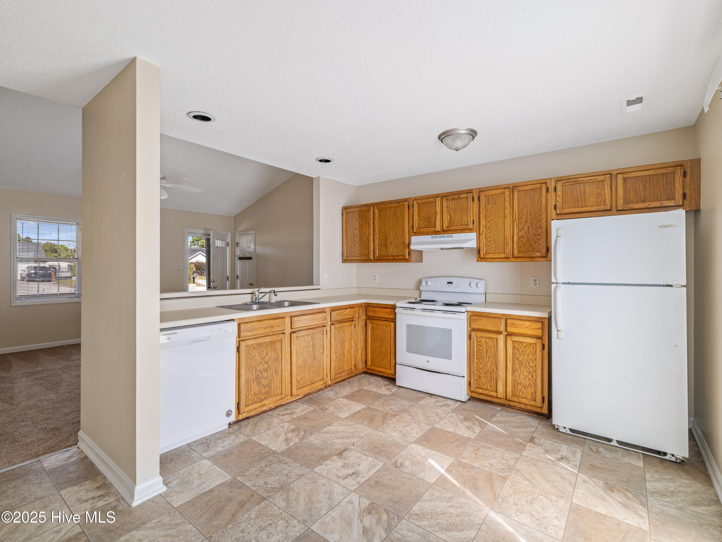 202 Dayrell Drive, Hubert