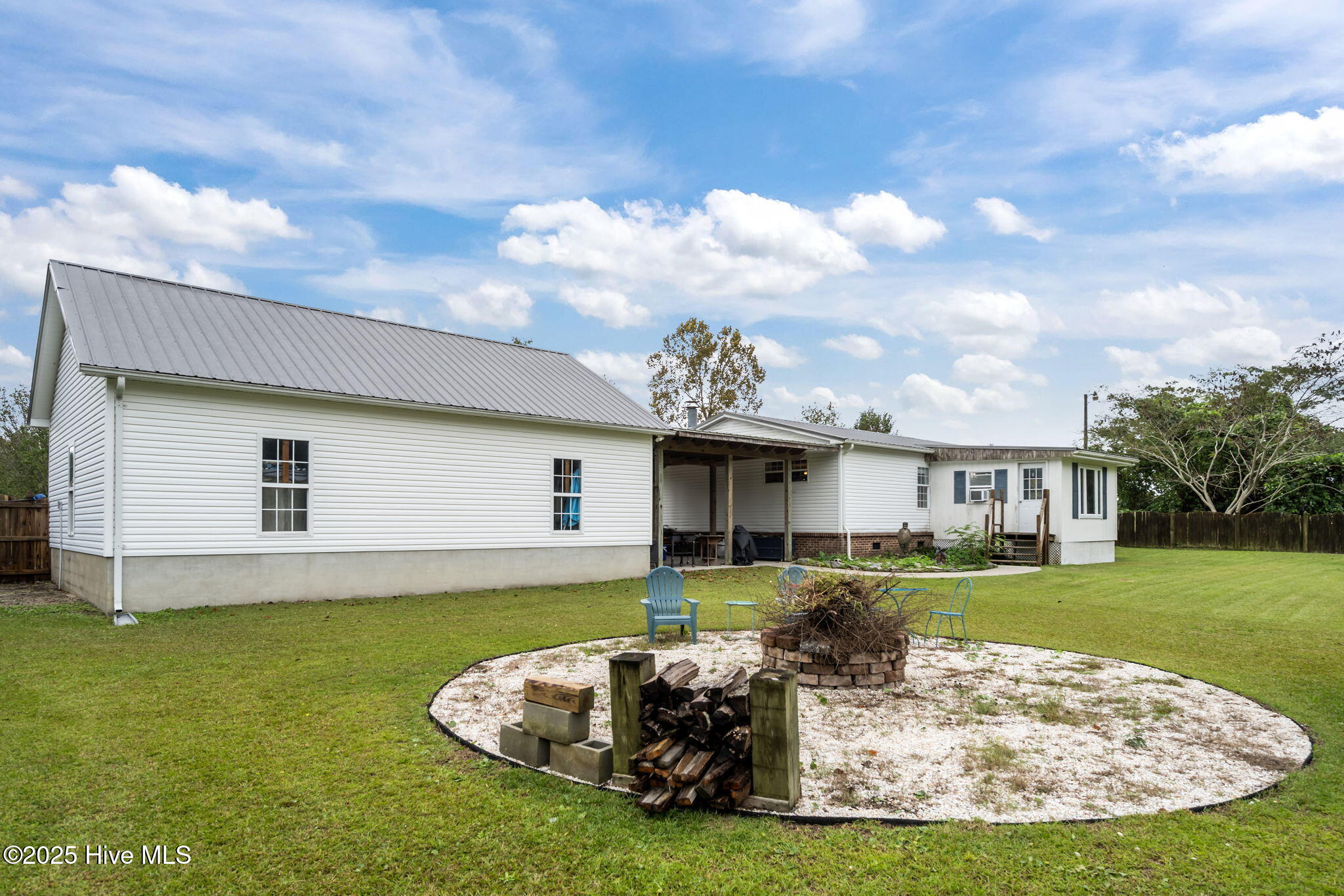 233 Belgrade Swansboro Road, Stella