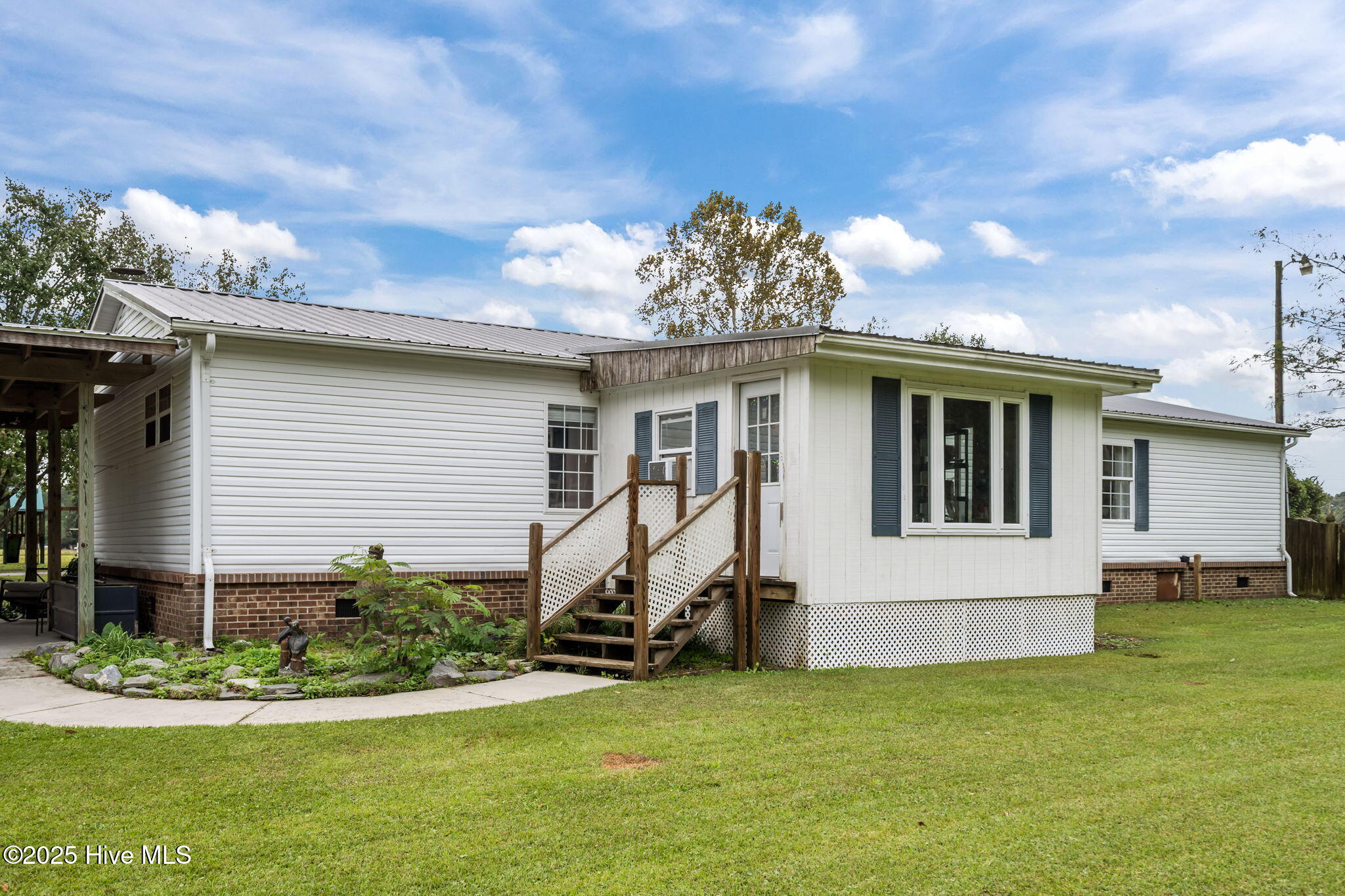 233 Belgrade Swansboro Road, Stella