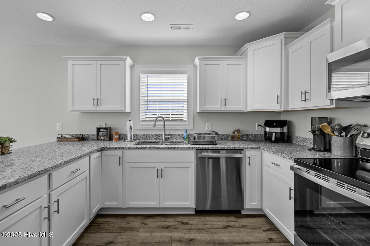 562 Appalachian Trail N, Jacksonville