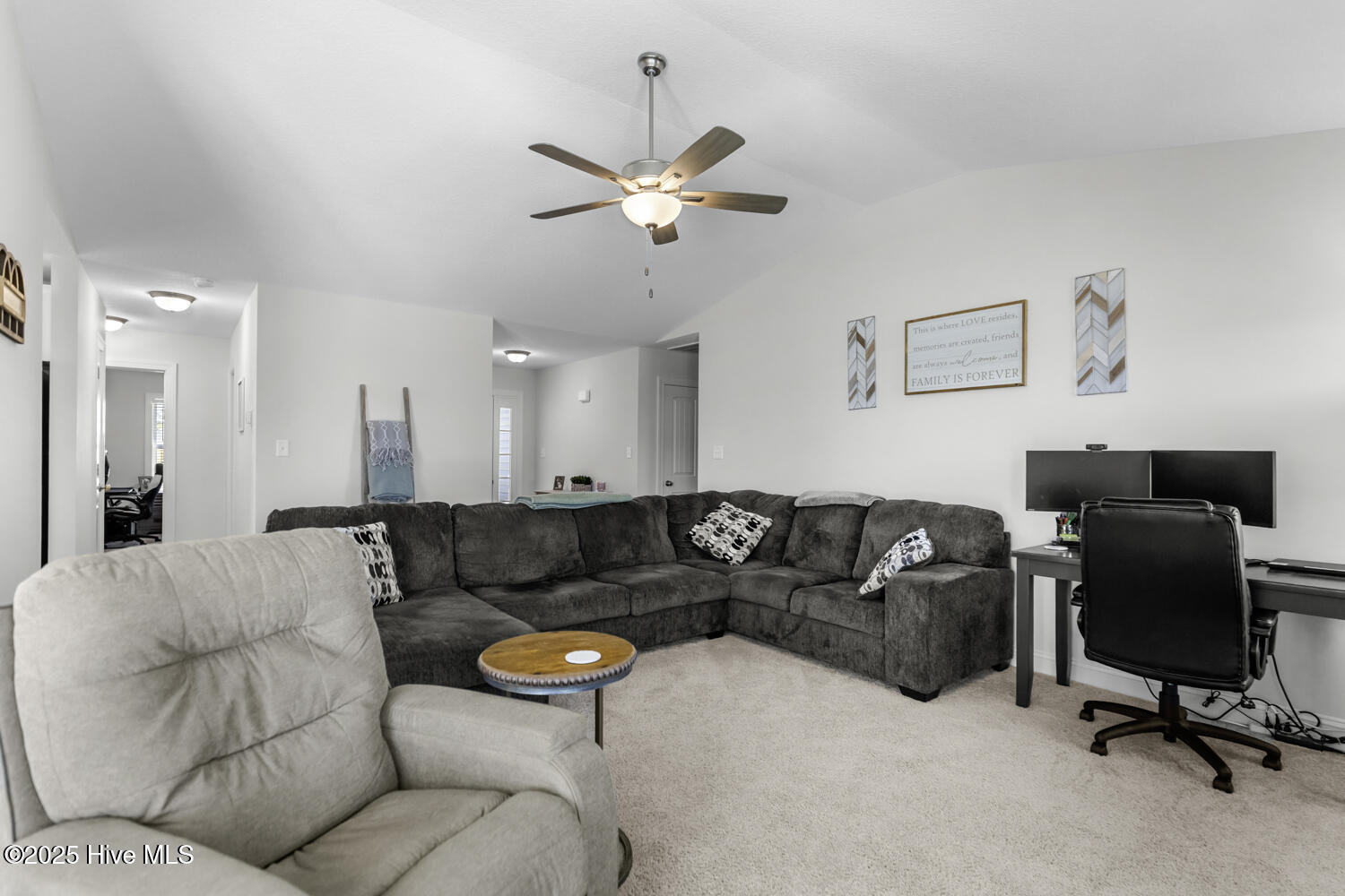 562 Appalachian Trail N, Jacksonville