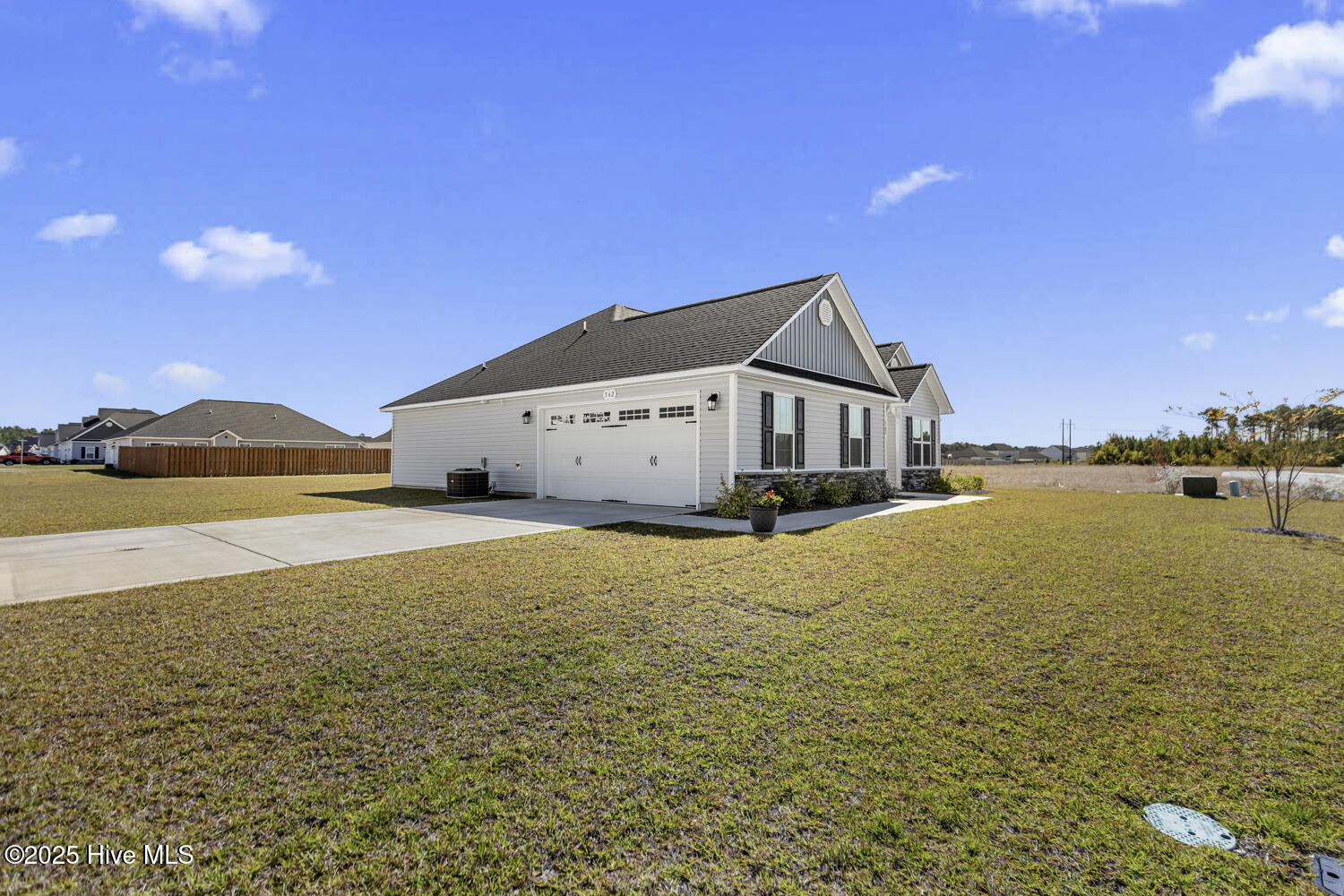 562 Appalachian Trail N, Jacksonville