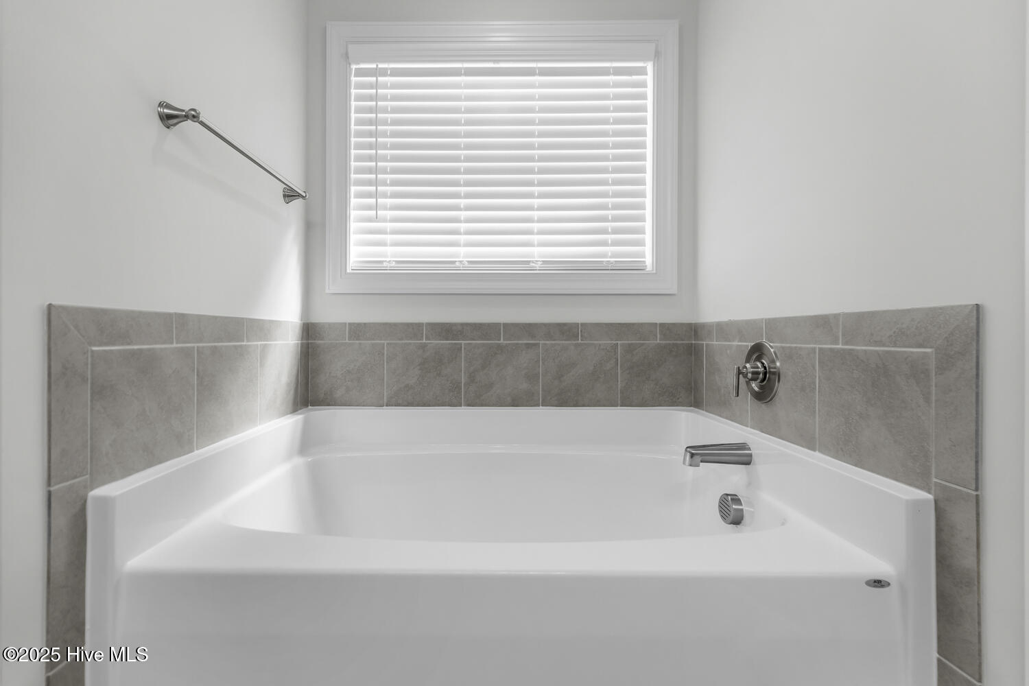 562 Appalachian Trail N, Jacksonville