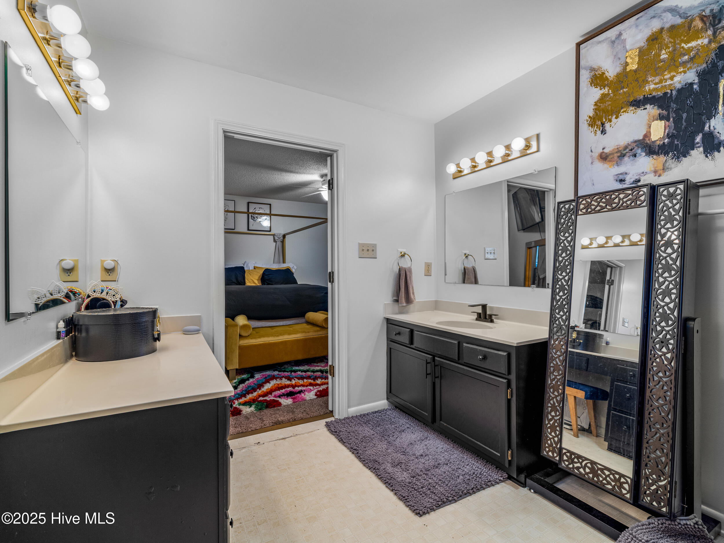 2002 Colony Plaza, Jacksonville