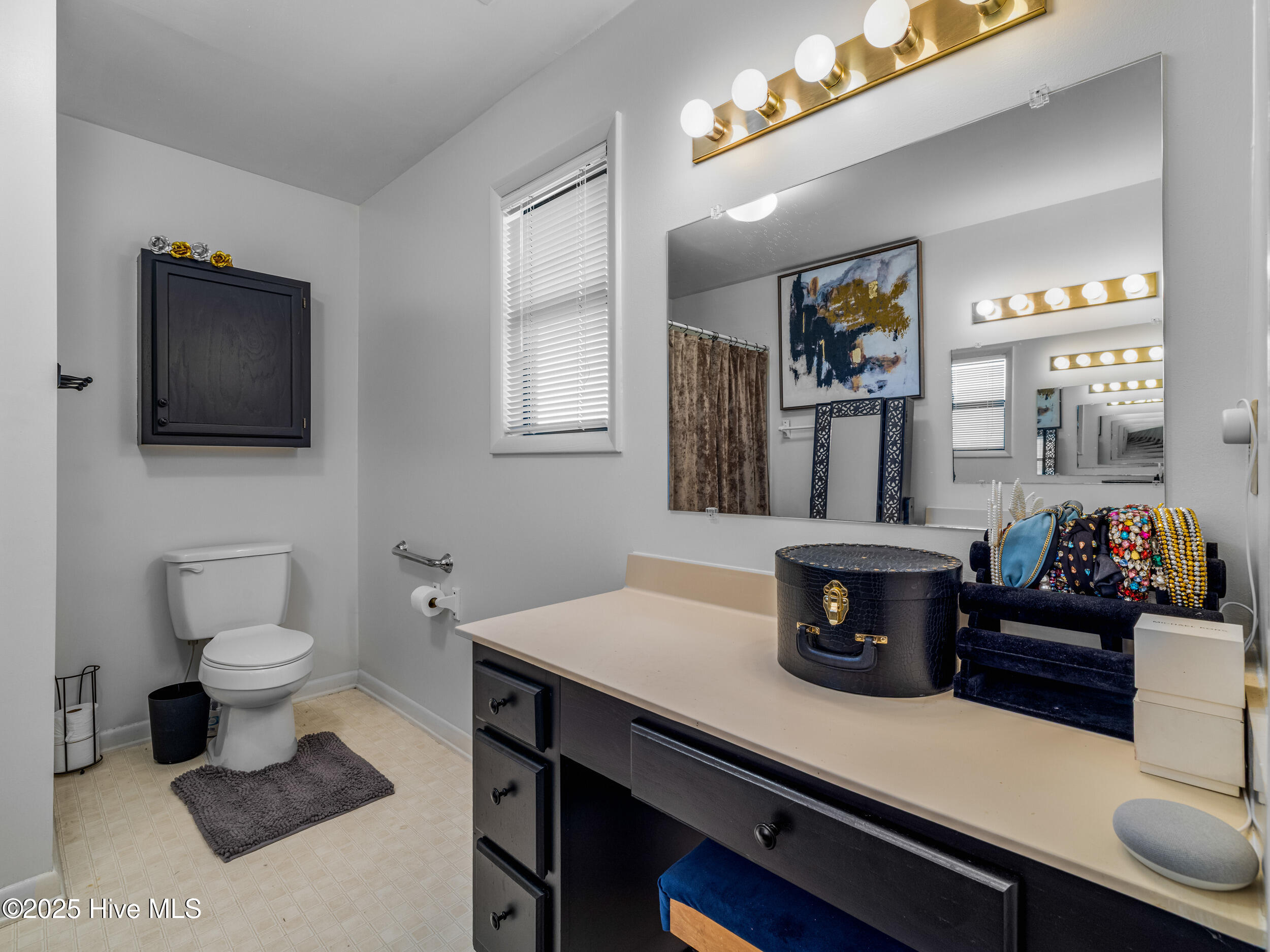 2002 Colony Plaza, Jacksonville