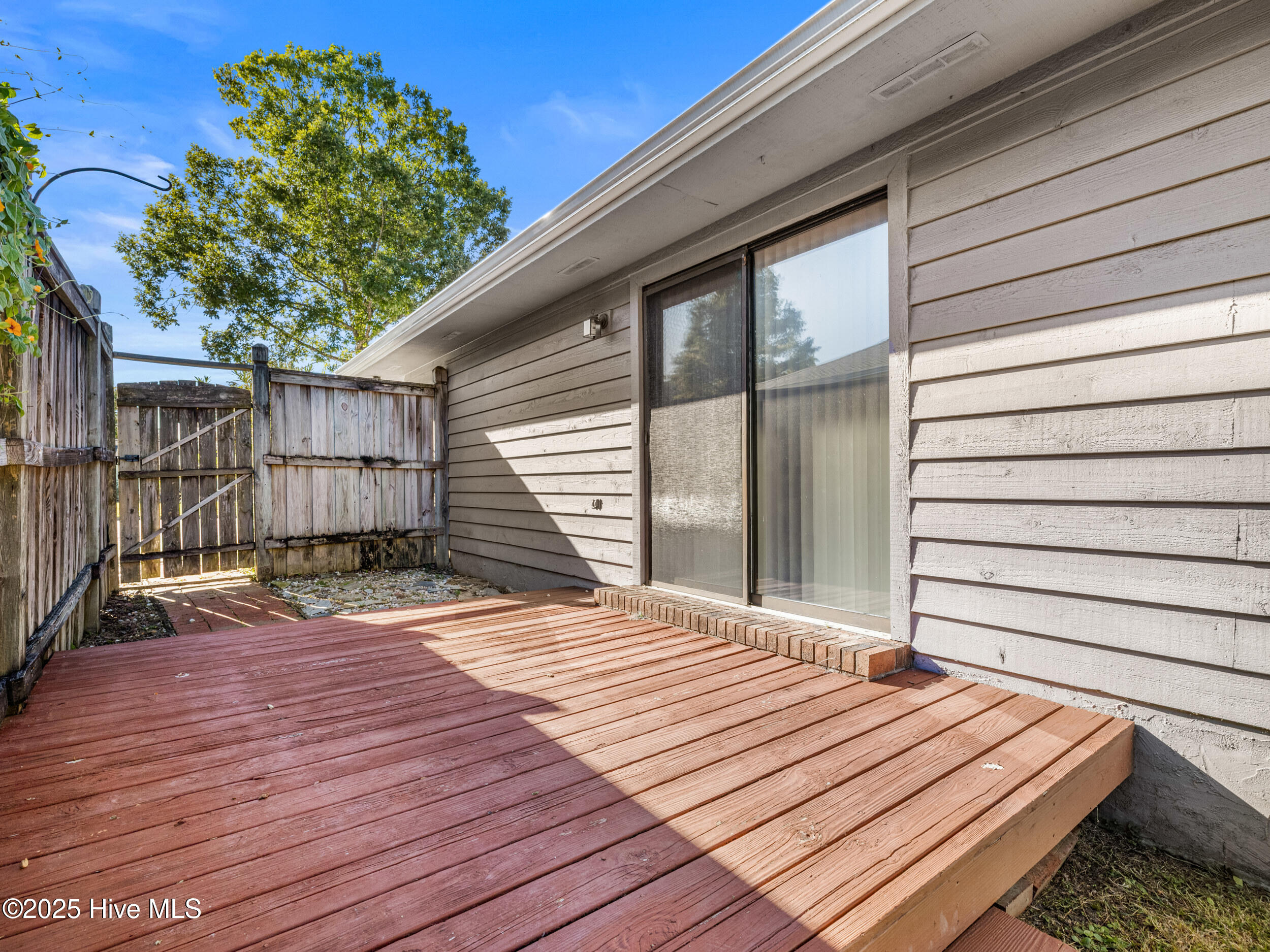 2002 Colony Plaza, Jacksonville