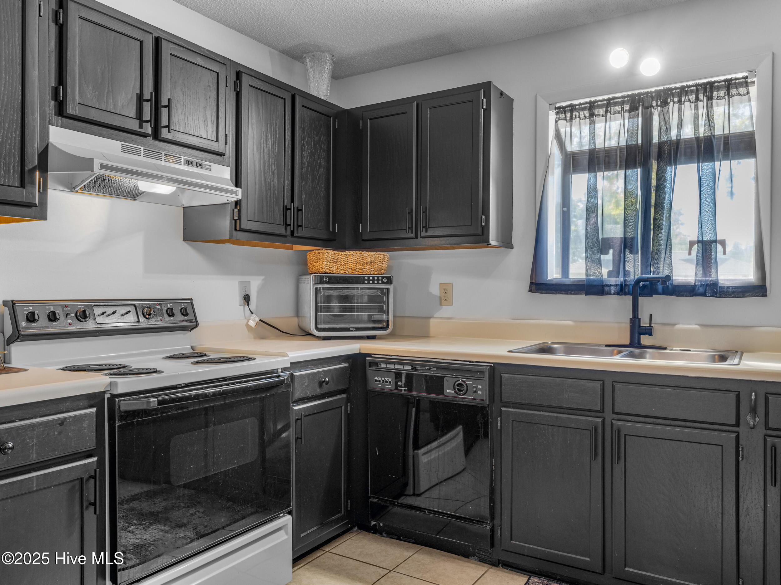 2002 Colony Plaza, Jacksonville