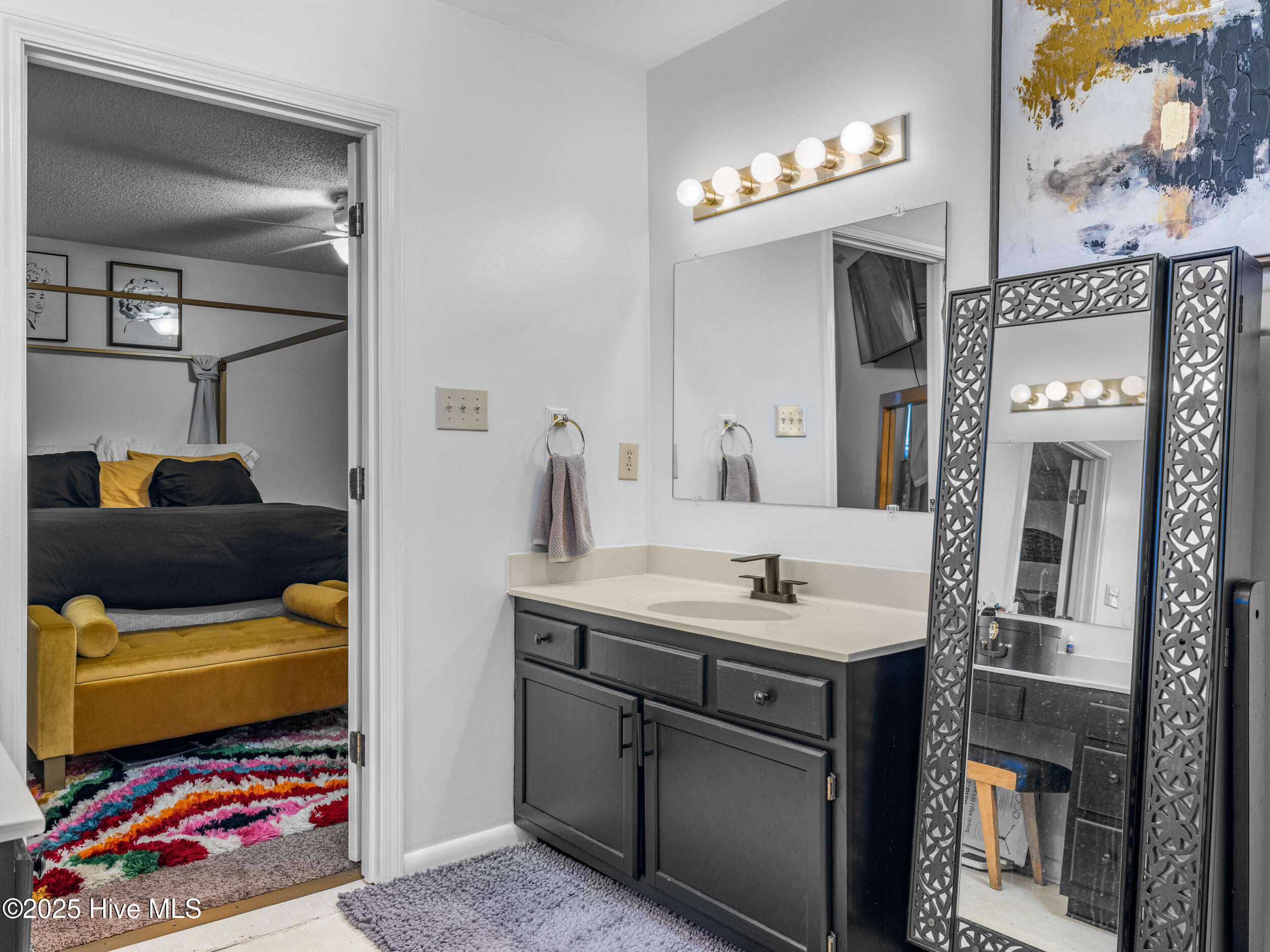 2002 Colony Plaza, Jacksonville