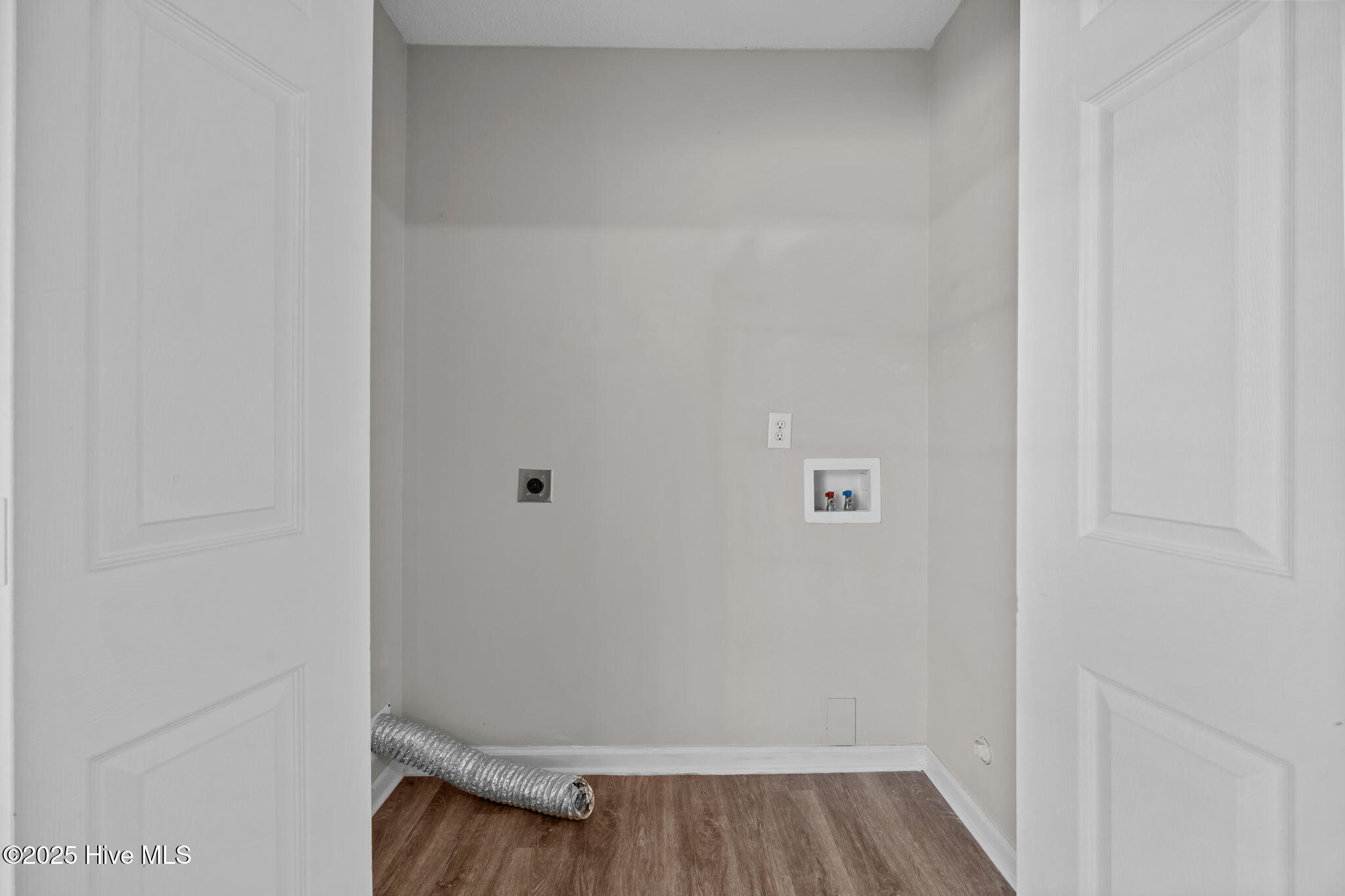 217 Winners Circle S