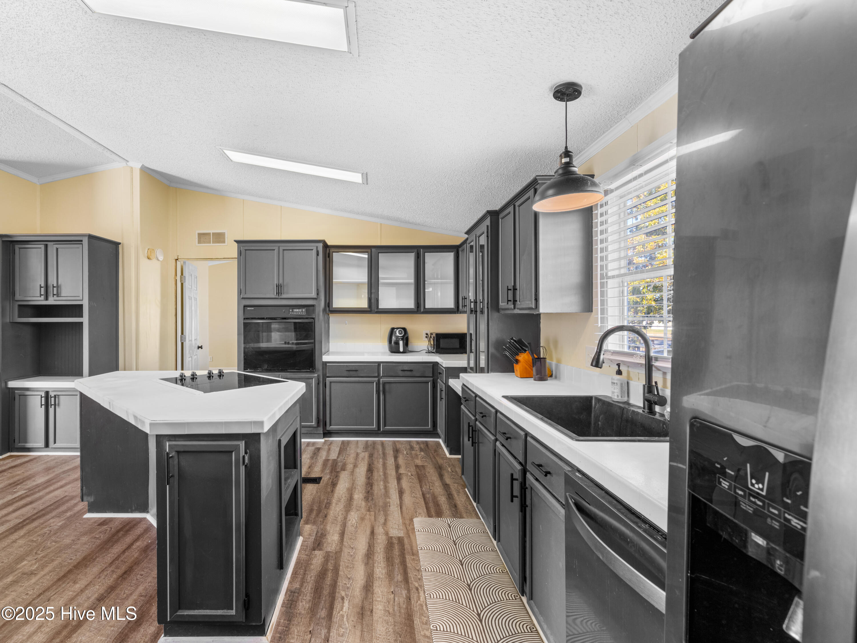 307 N Winchester Lane