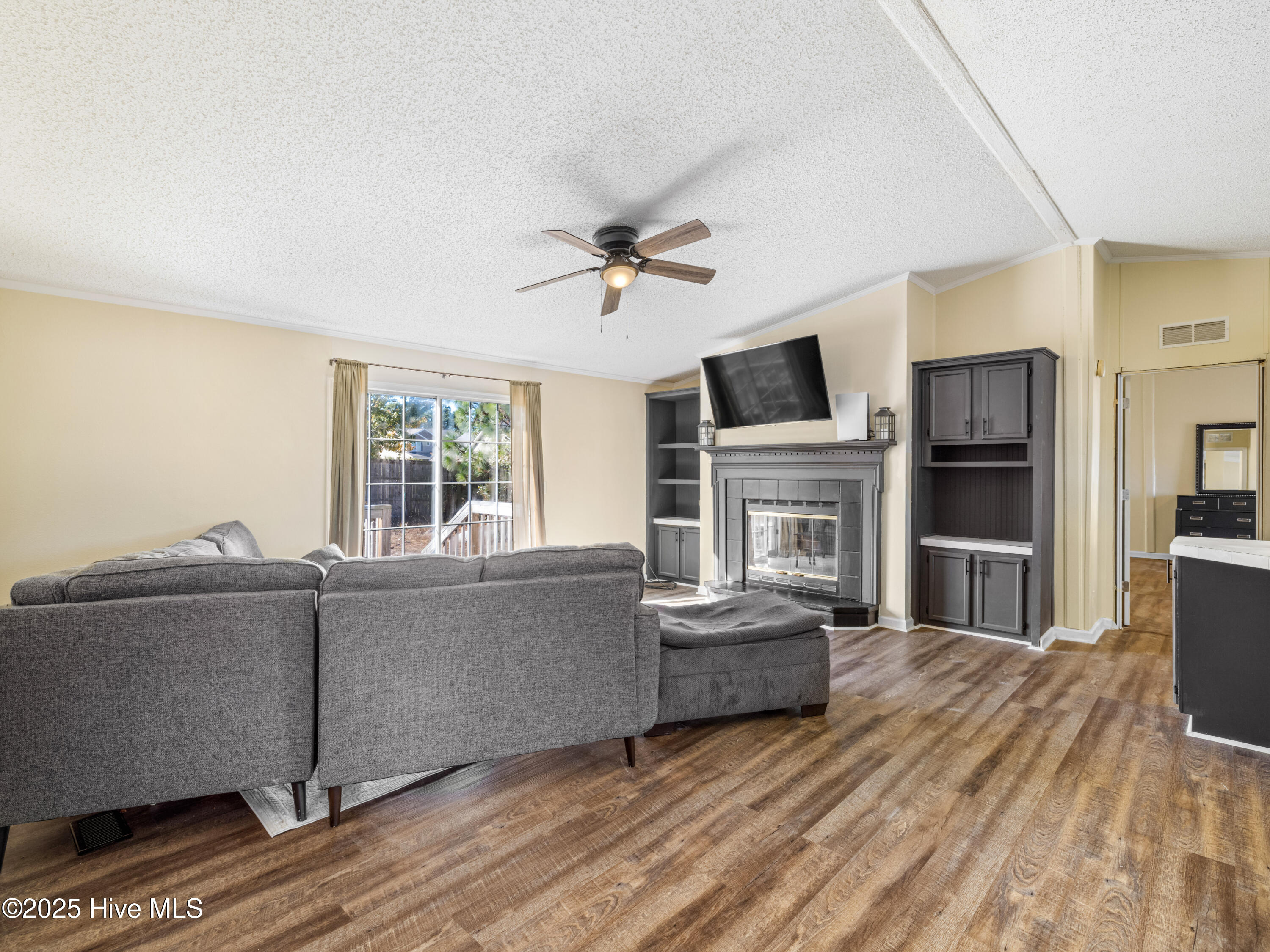 307 N Winchester Lane