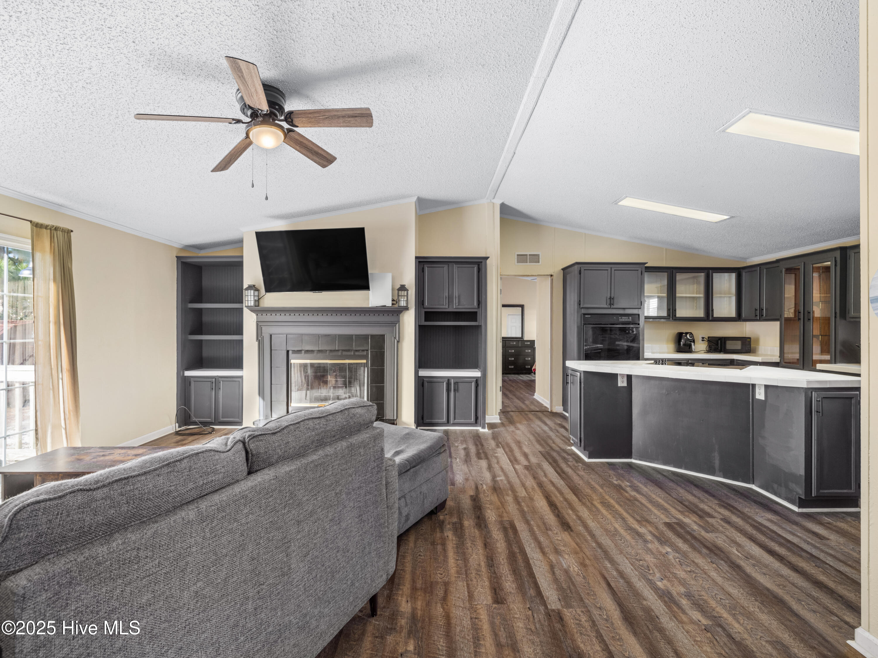 307 N Winchester Lane