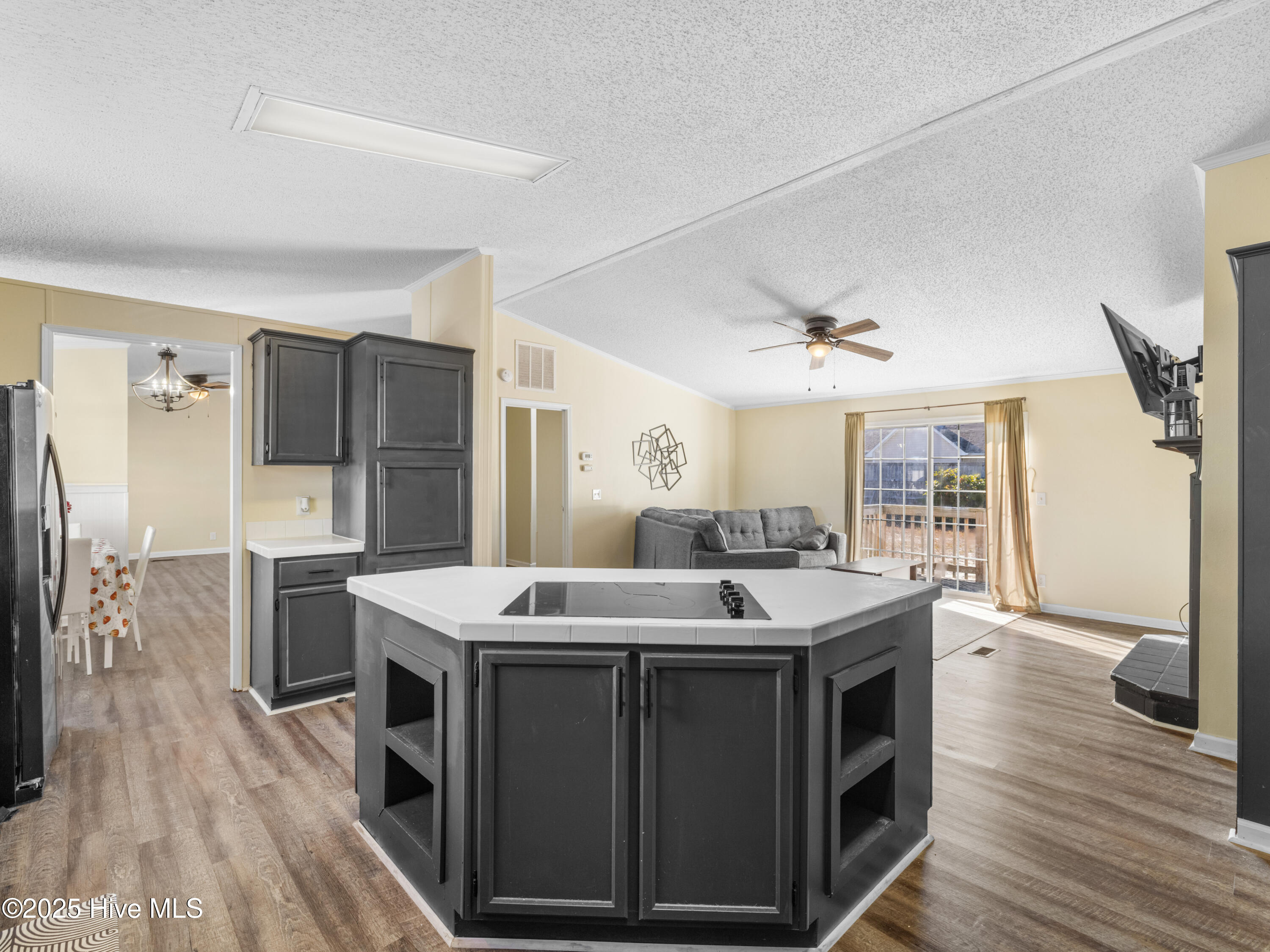 307 N Winchester Lane