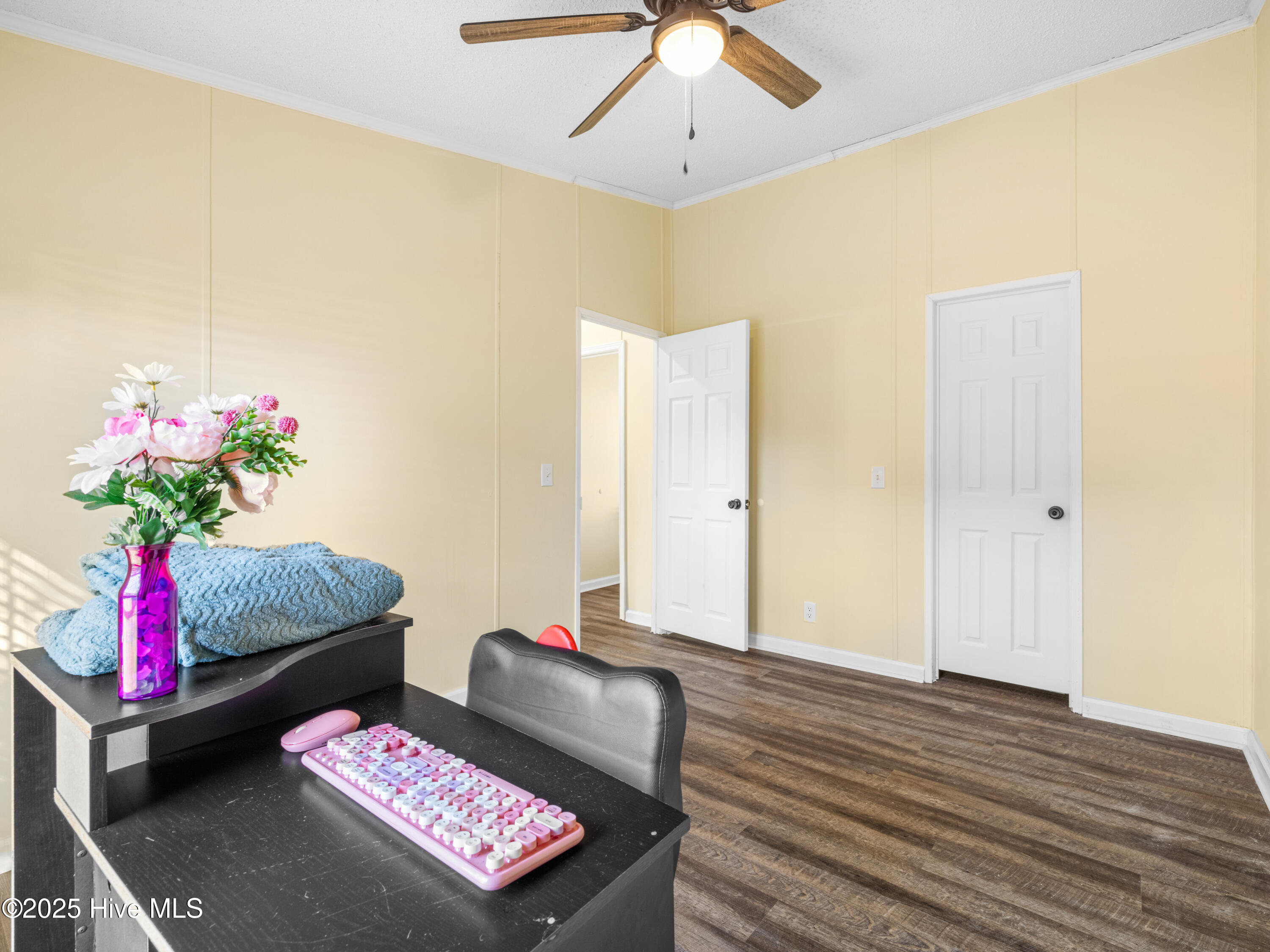 307 N Winchester Lane