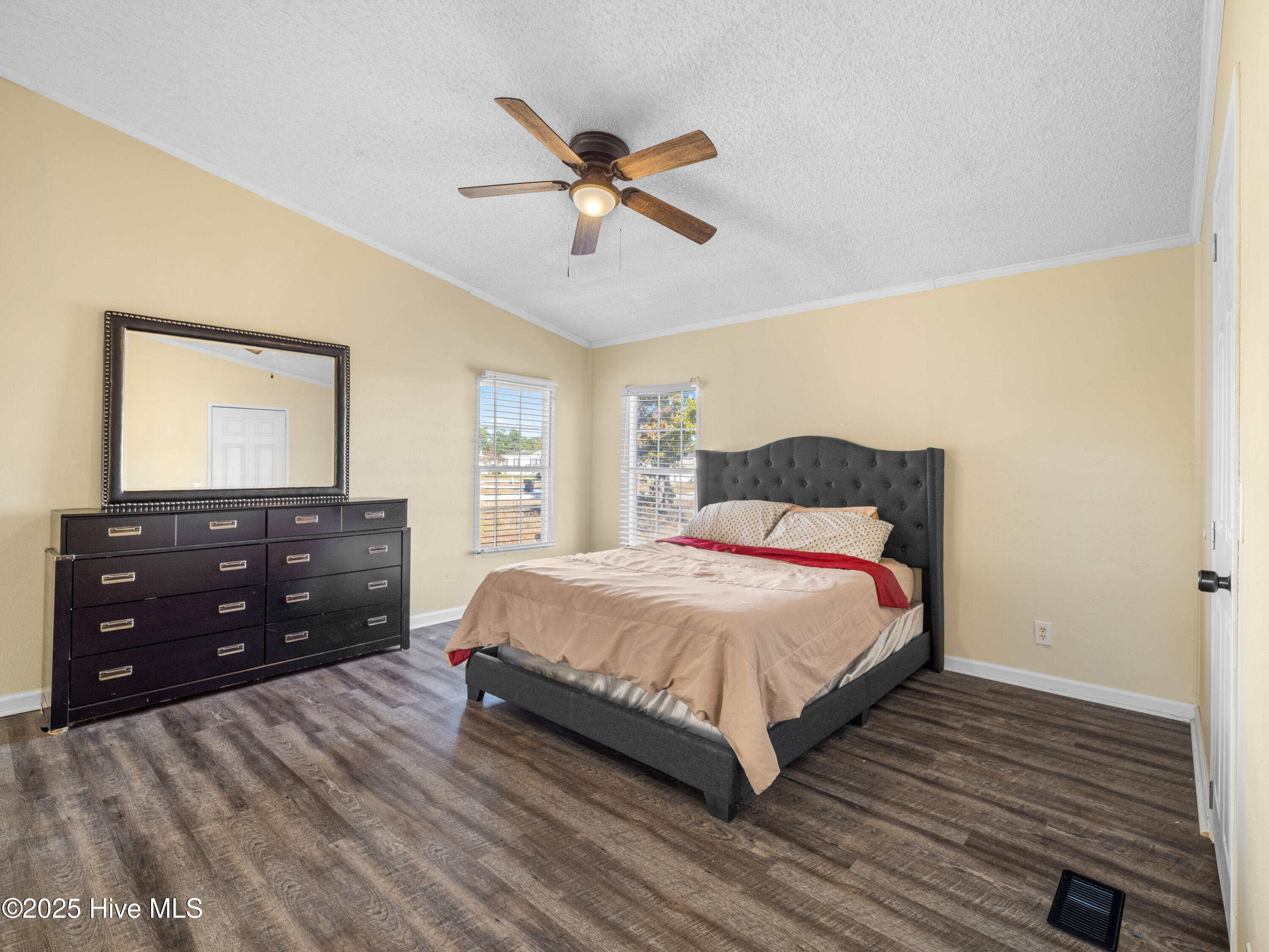 307 N Winchester Lane