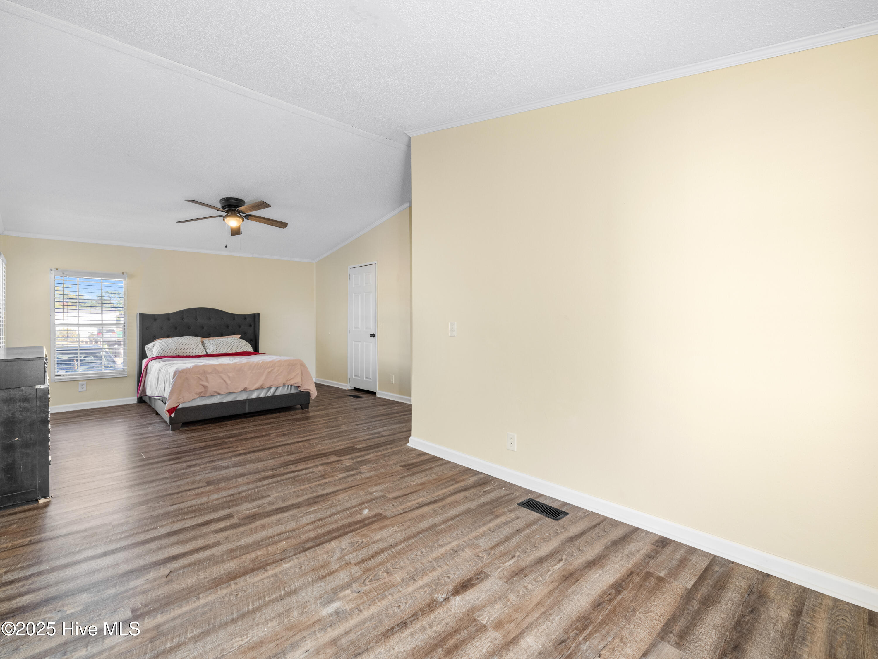 307 N Winchester Lane