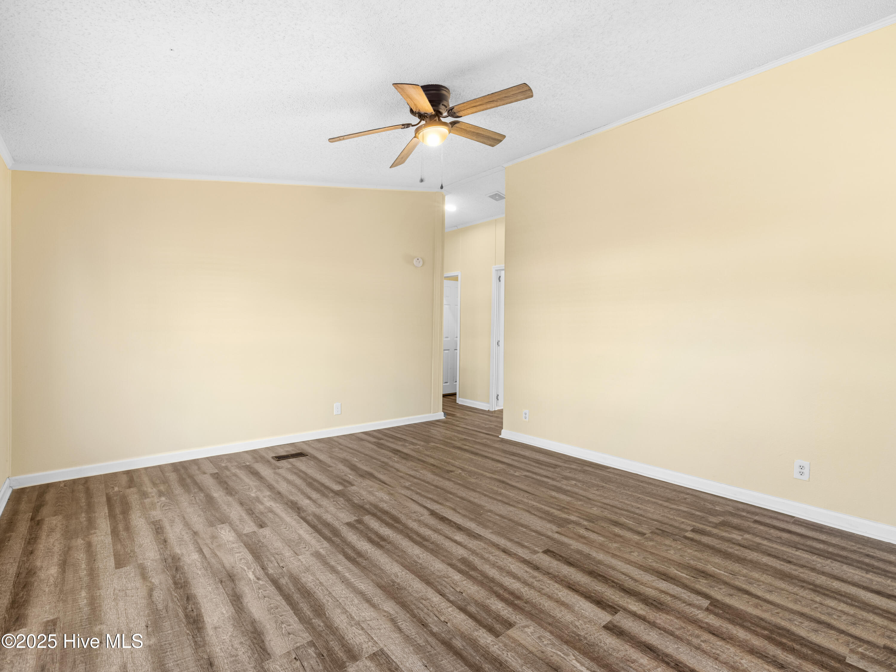 307 N Winchester Lane