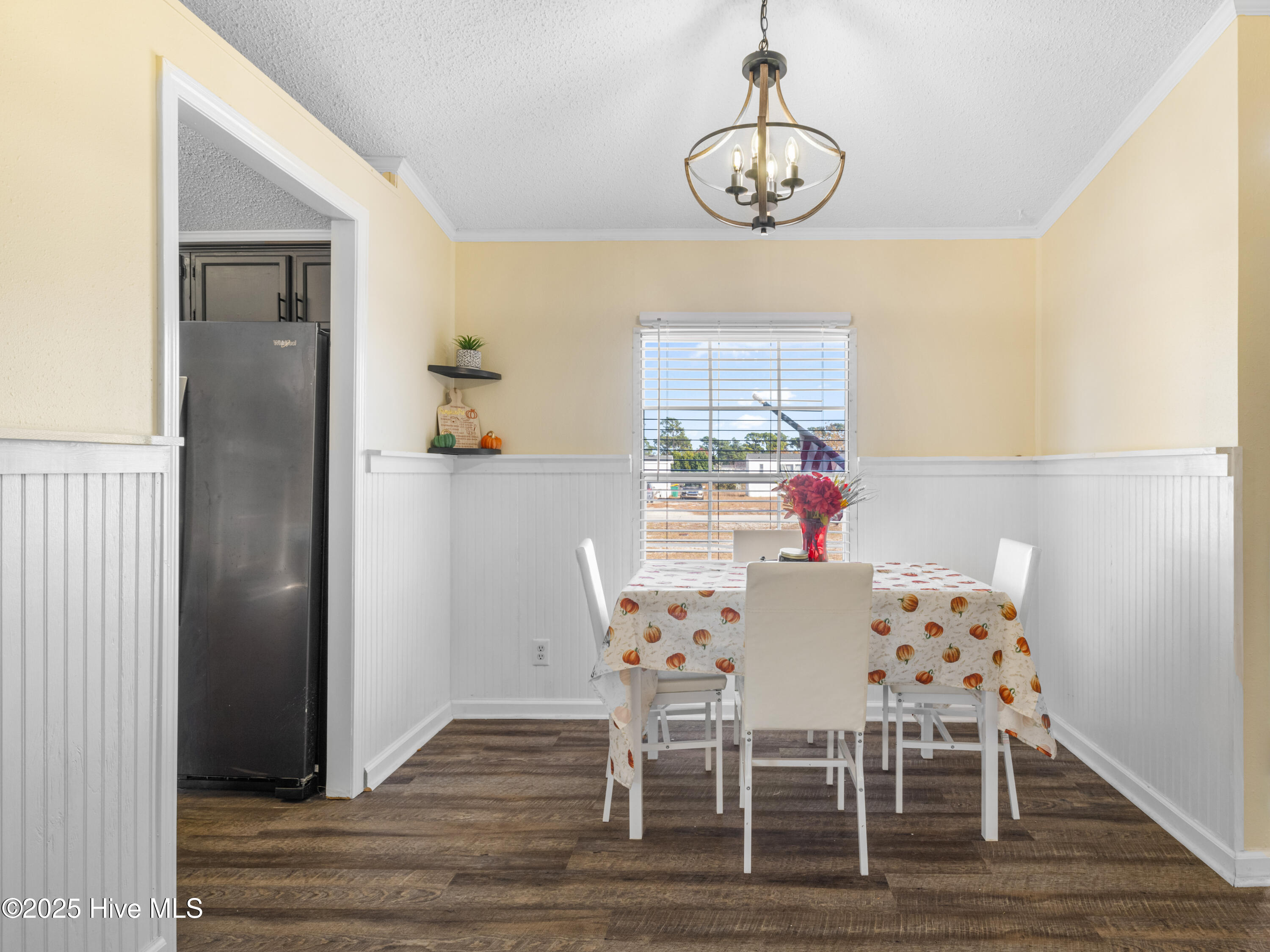 307 N Winchester Lane