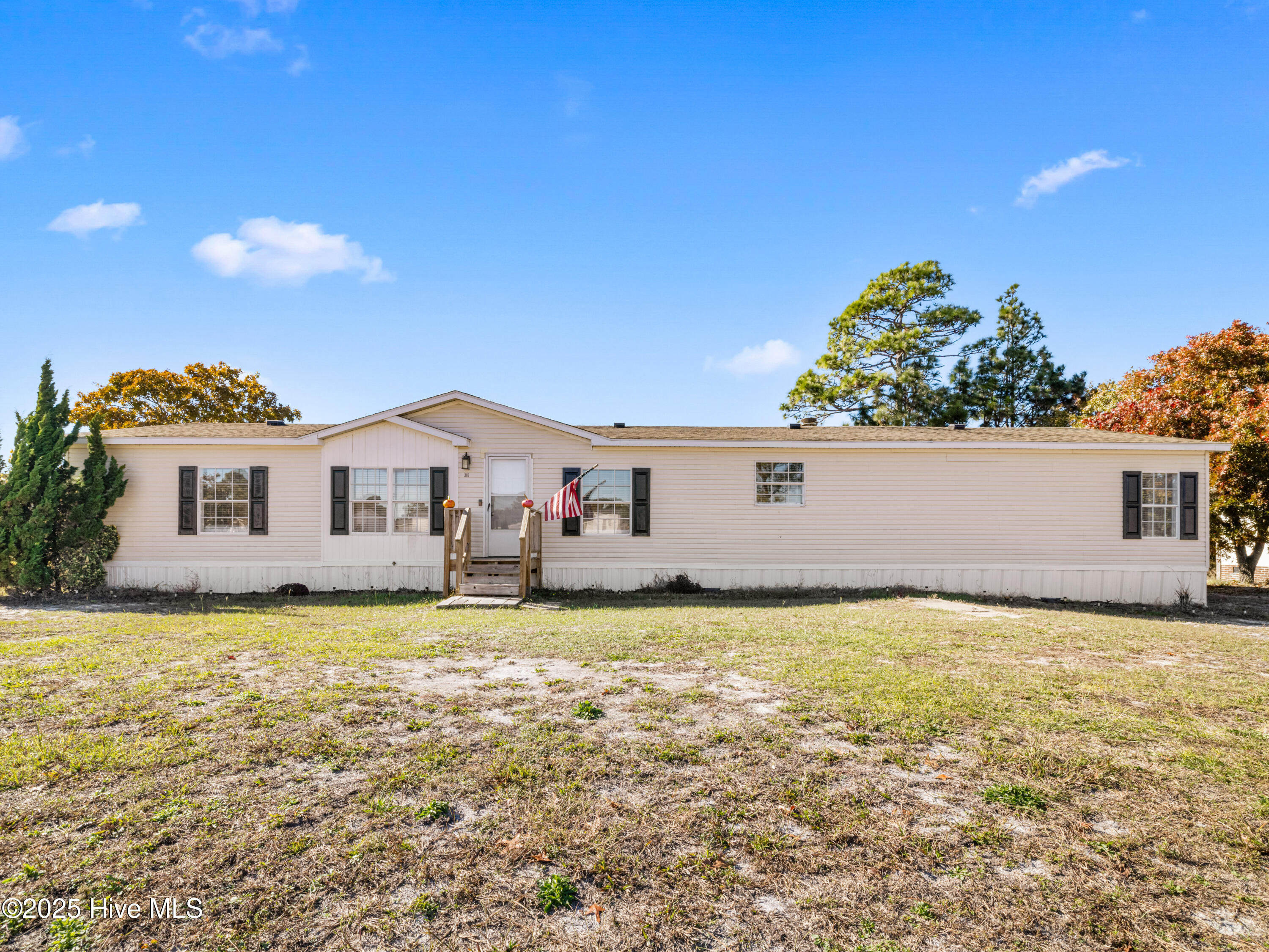 307 N Winchester Lane