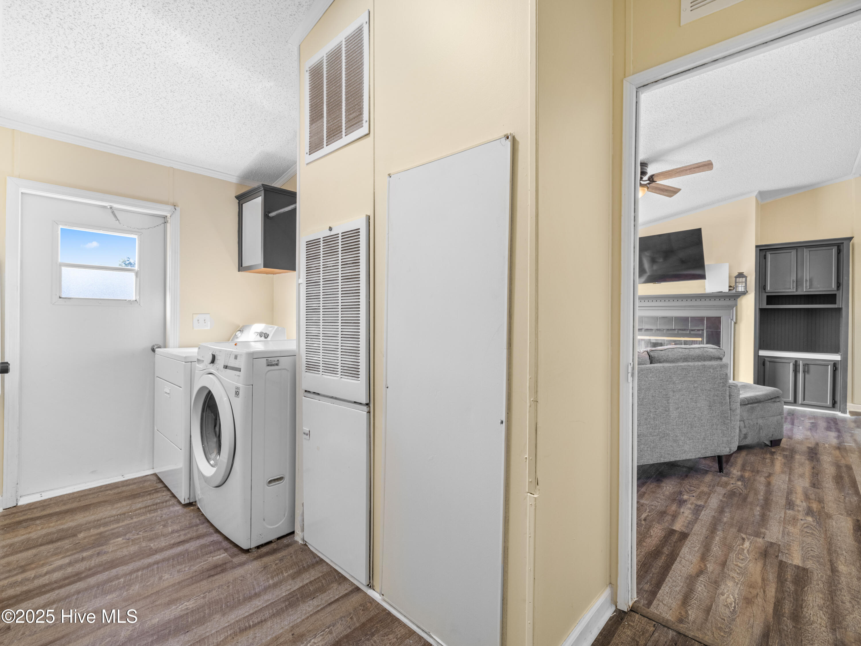 307 N Winchester Lane