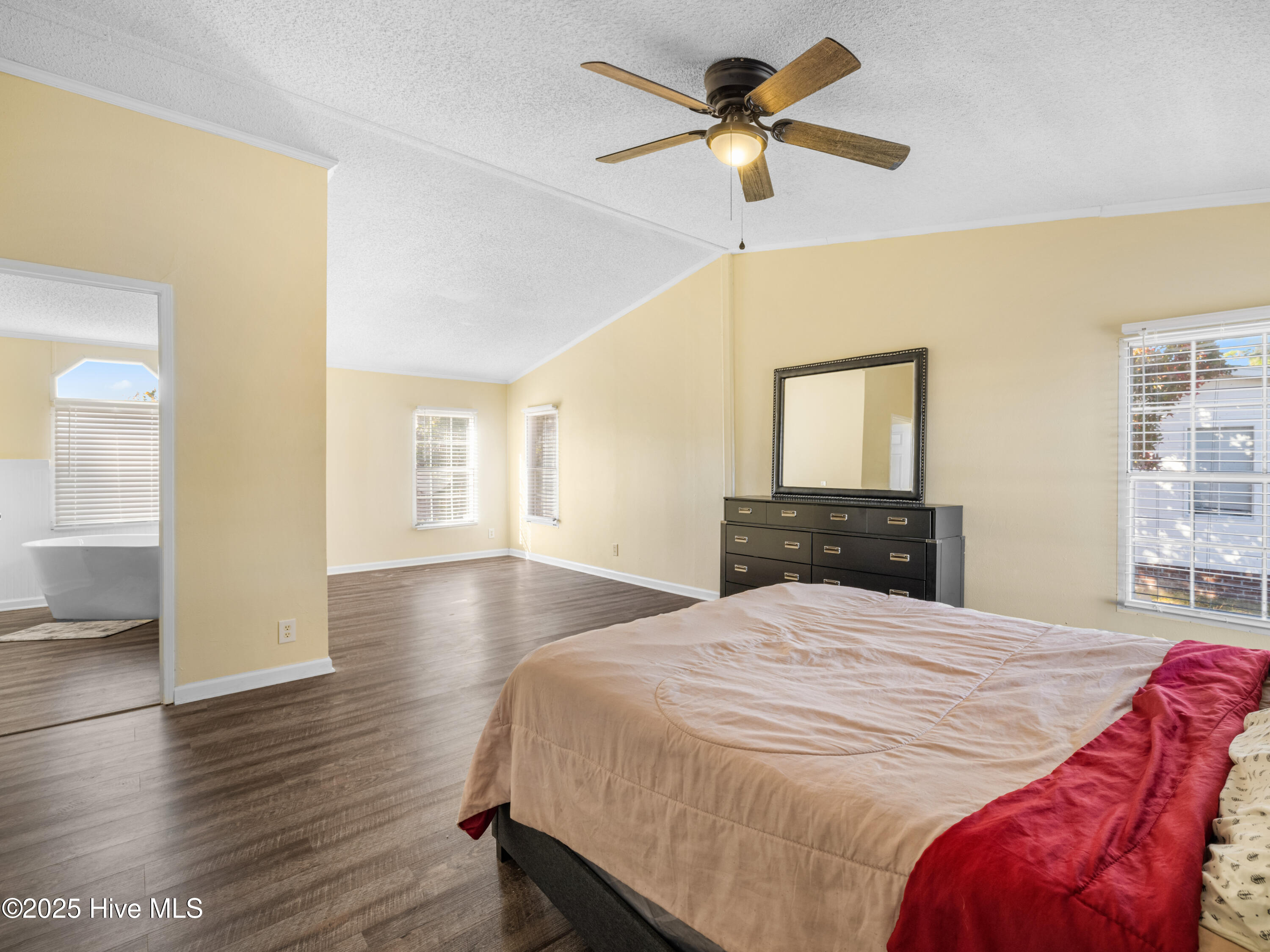 307 N Winchester Lane