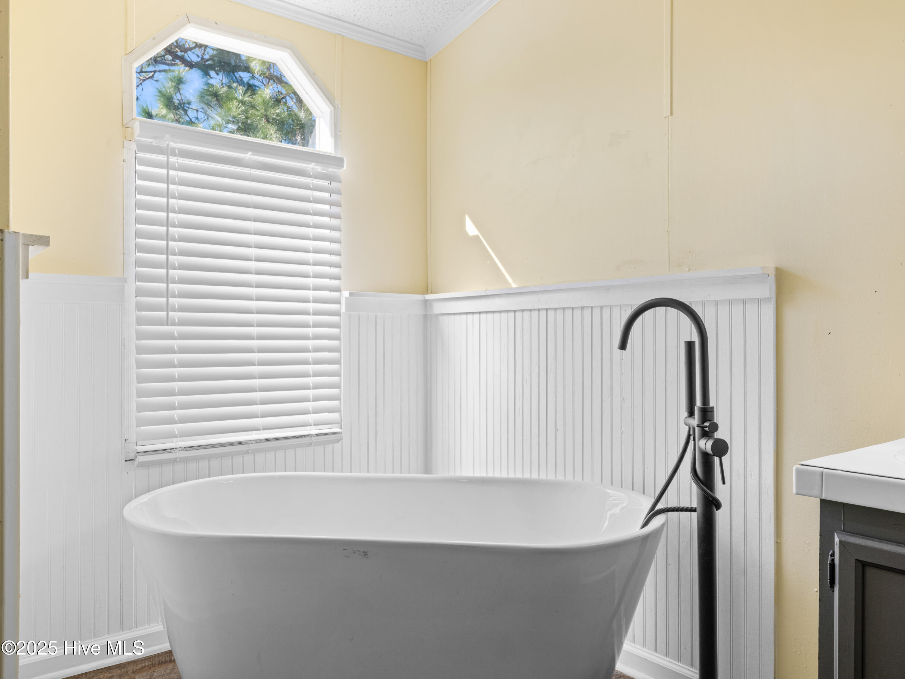 307 N Winchester Lane