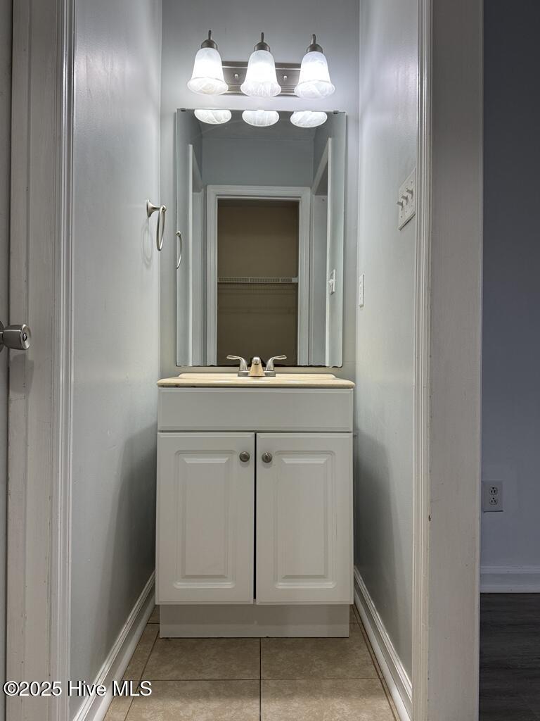 3016 E Windgate Court