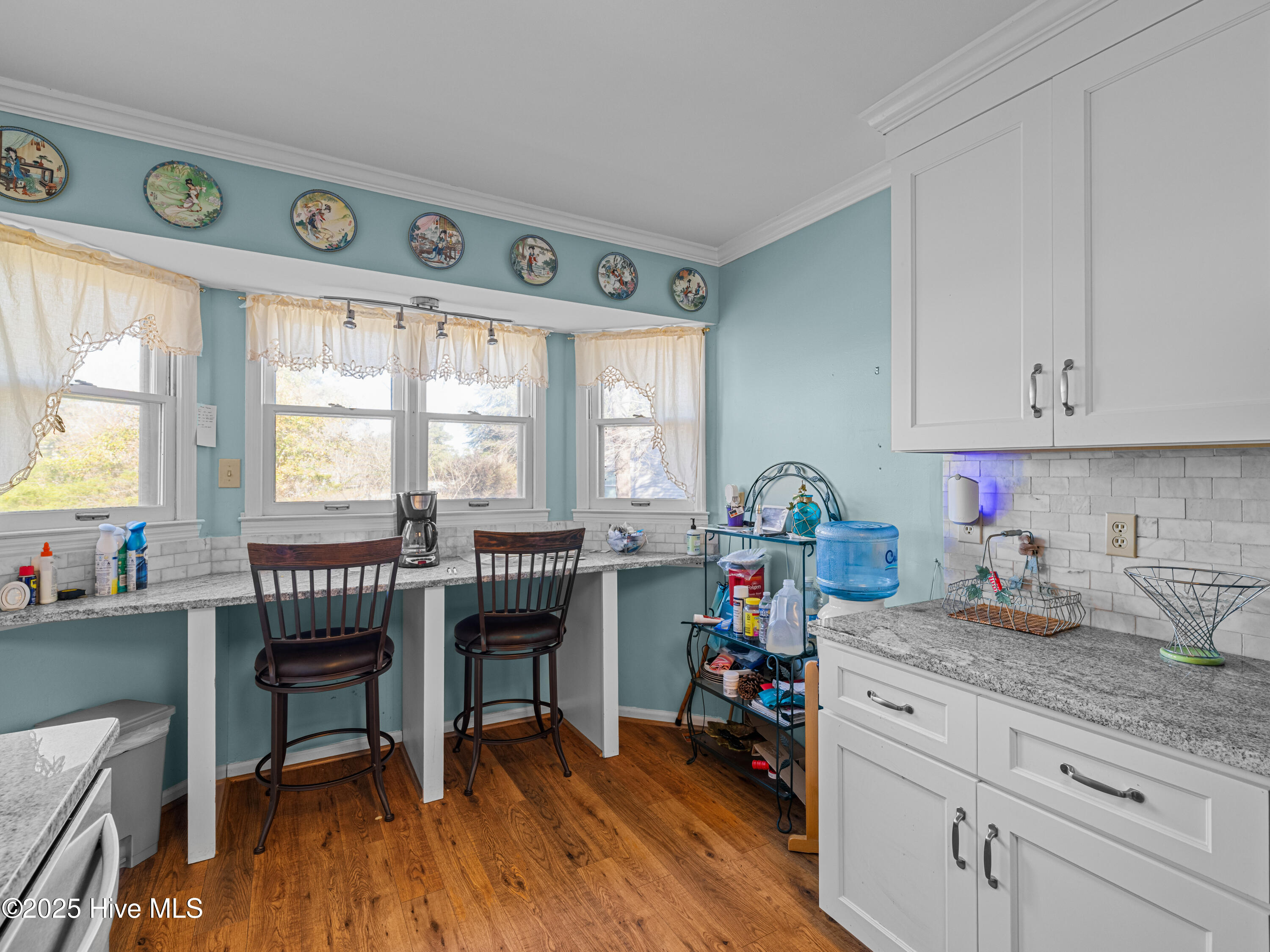 6101 Albatross Drive