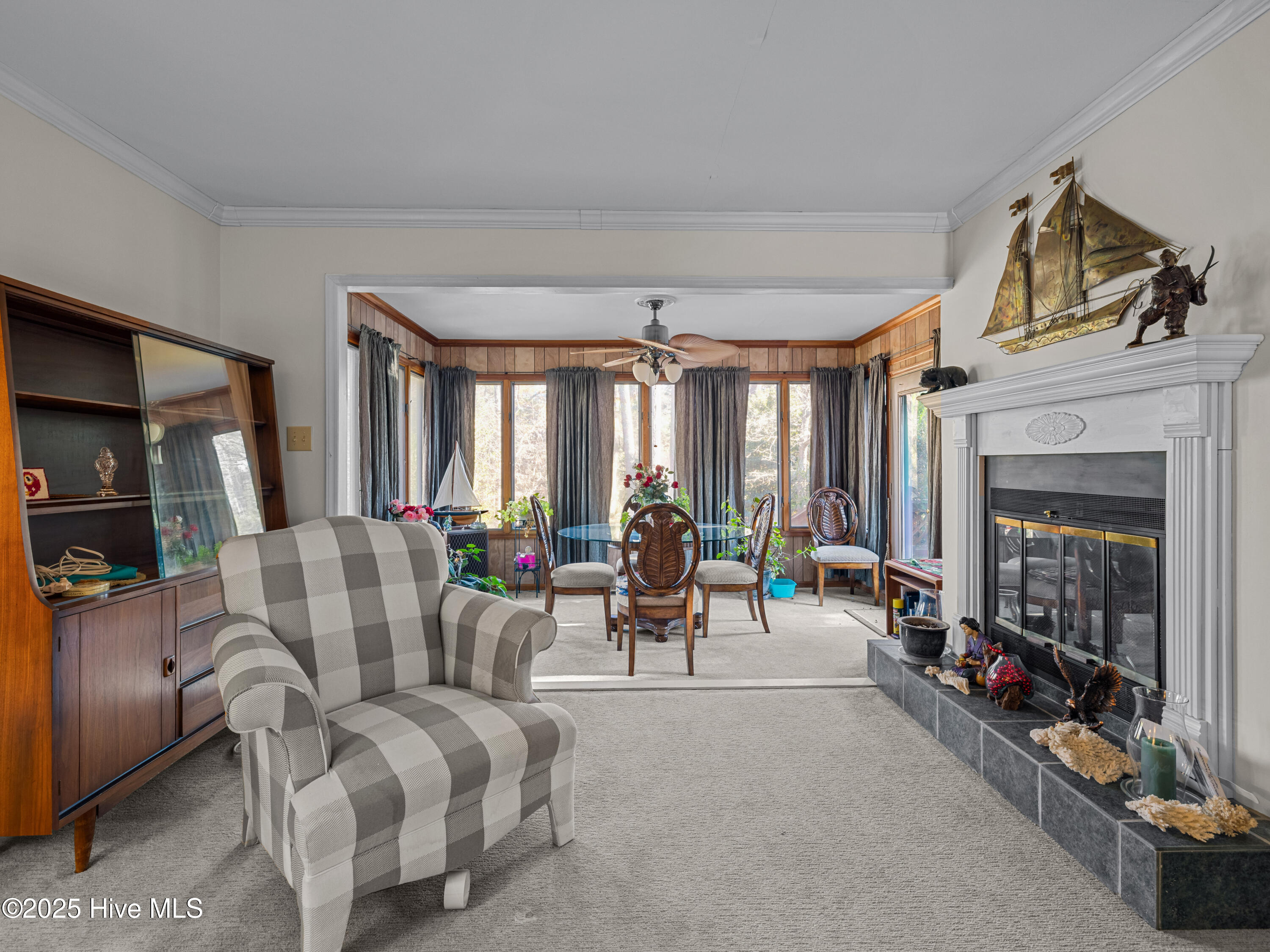 6101 Albatross Drive