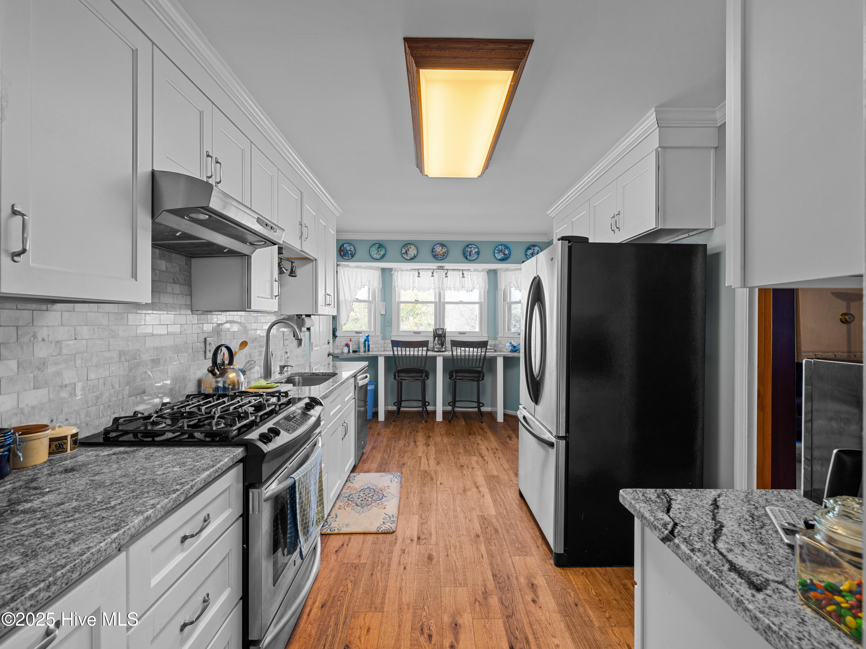 6101 Albatross Drive